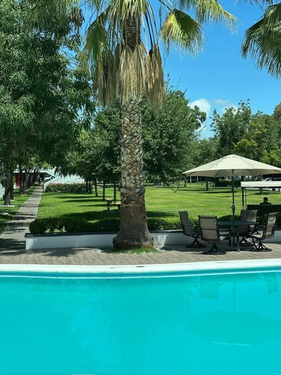 Swimming pool in Fiesta Inn San Luis Potosi Glorieta Juarez