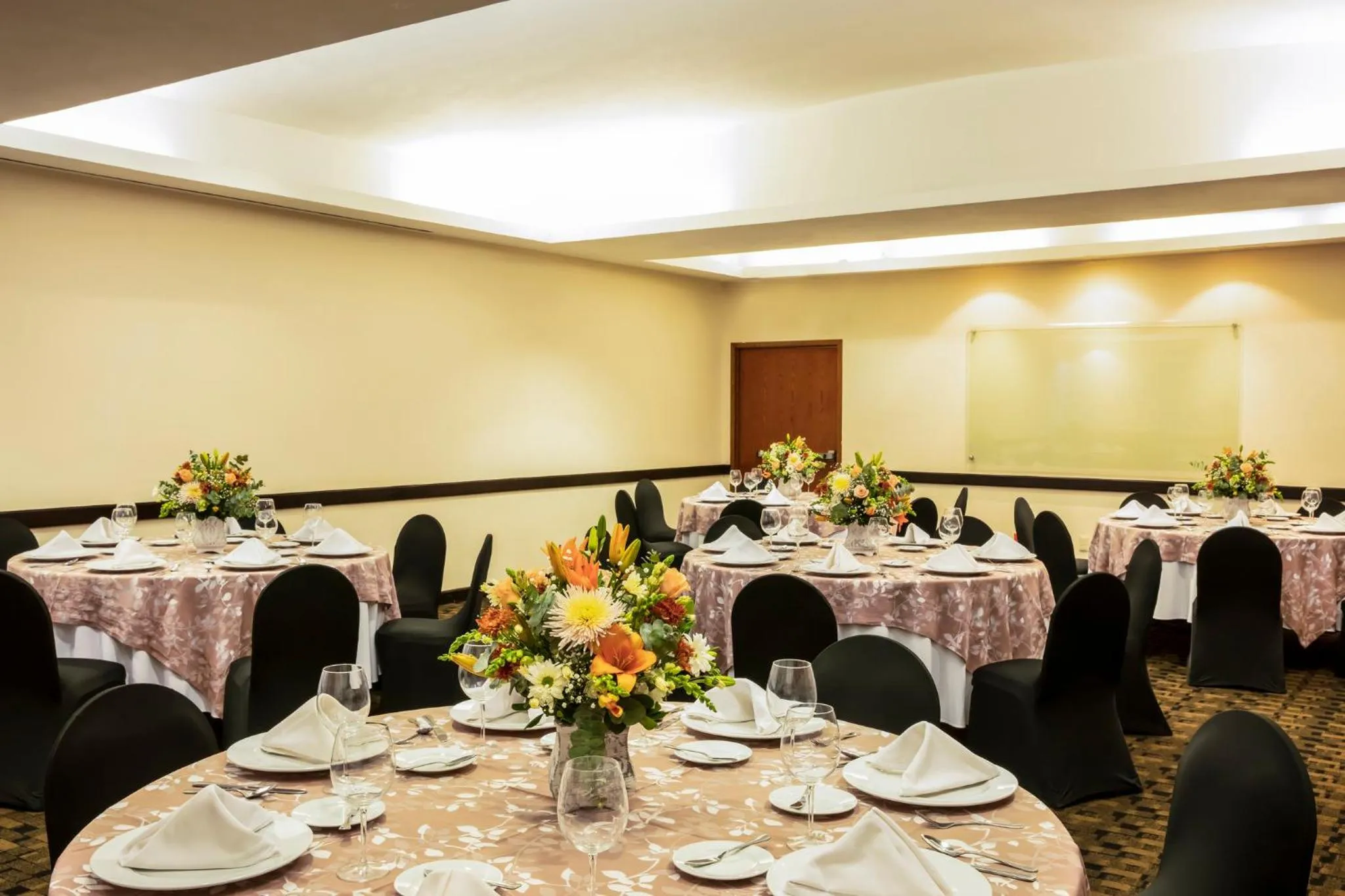 Food and drinks in Fiesta Inn Express San Luis Potosí Oriente