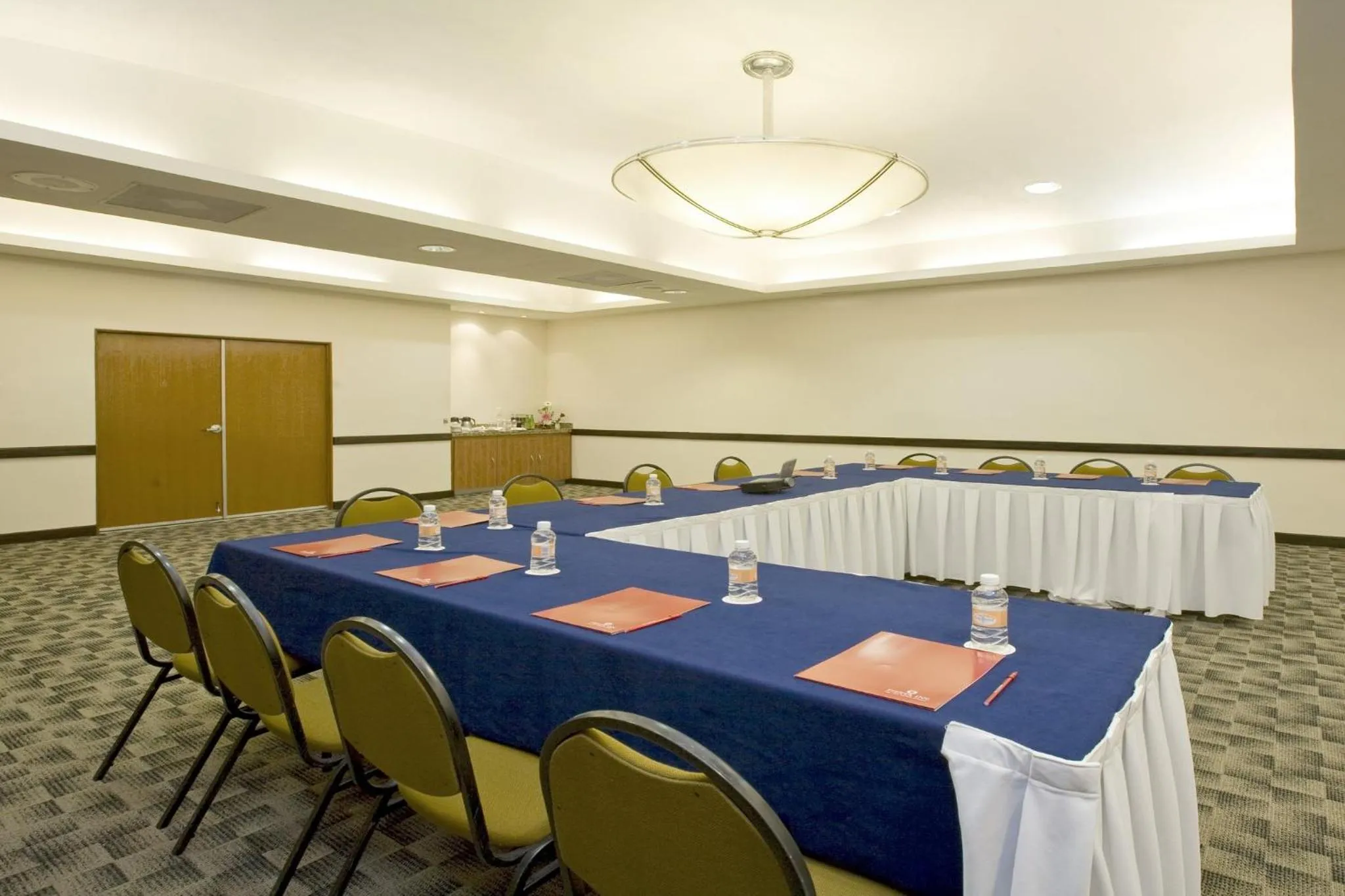 Meeting/conference room in Fiesta Inn Express San Luis Potosí Oriente