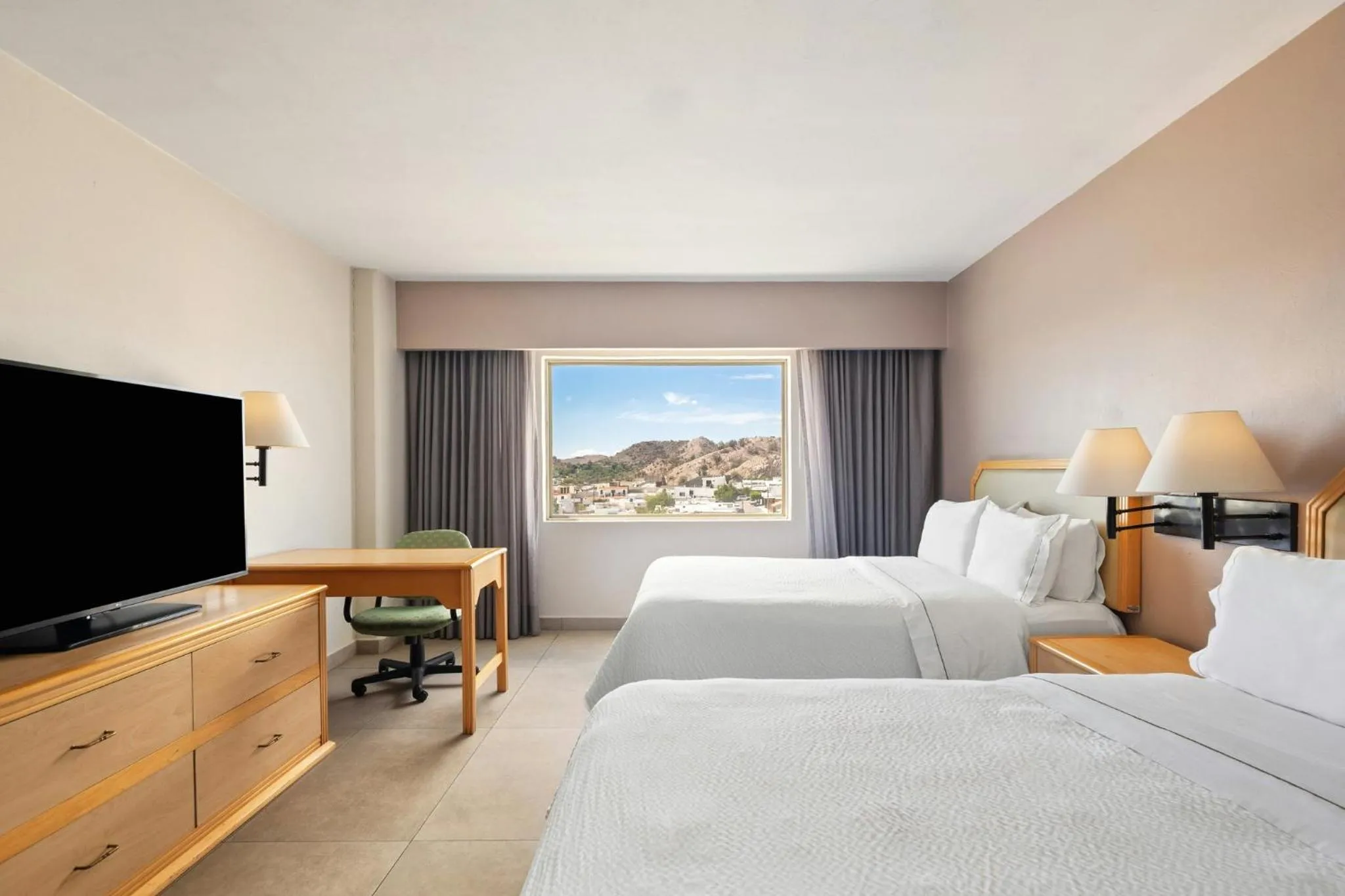 Bedroom, Bed in Fiesta Inn Express Hermosillo