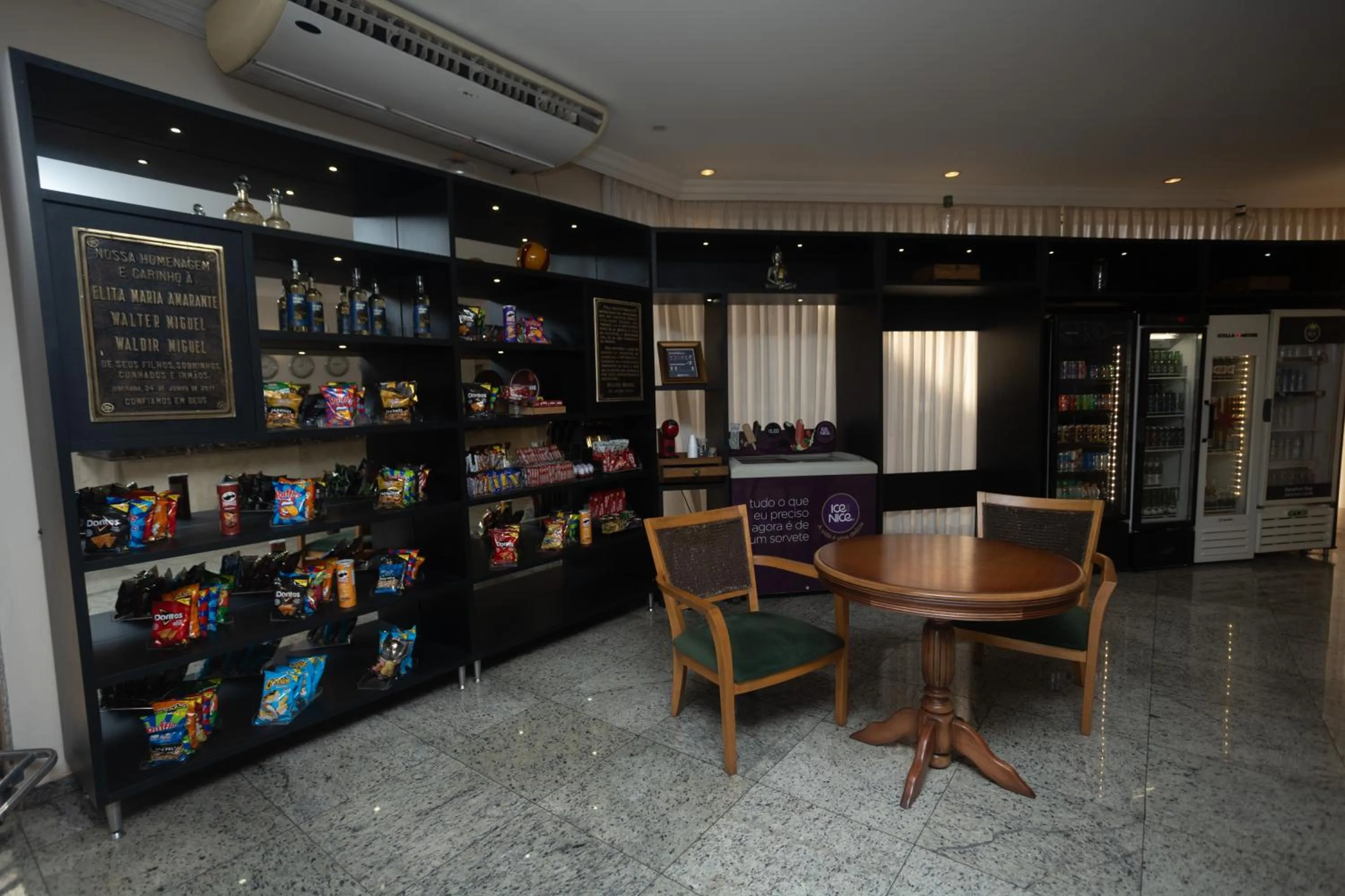 Lobby or reception in Hotel Golden Park Uberaba By Nacional Inn