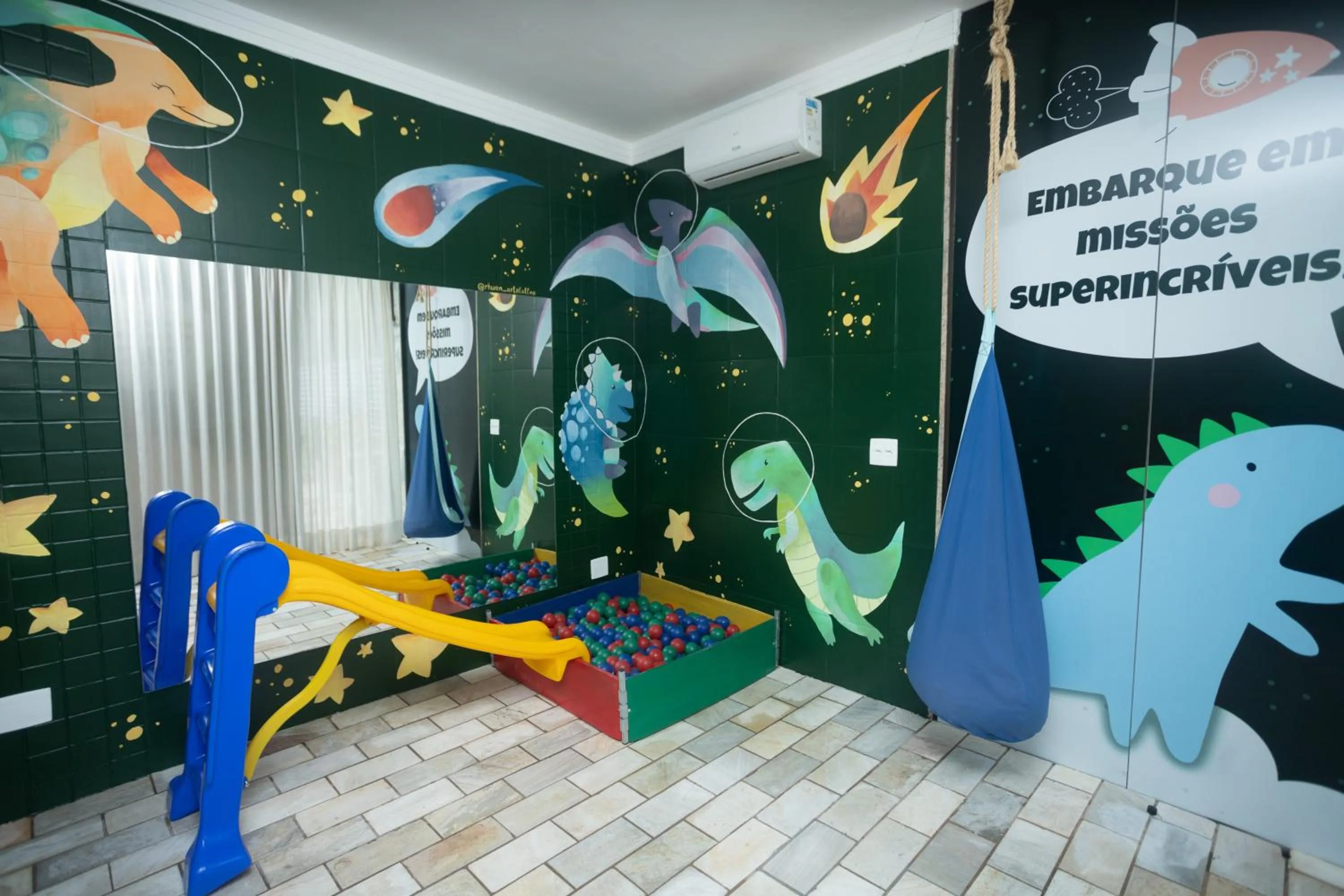 Children play ground in Hotel Golden Park Uberaba By Nacional Inn