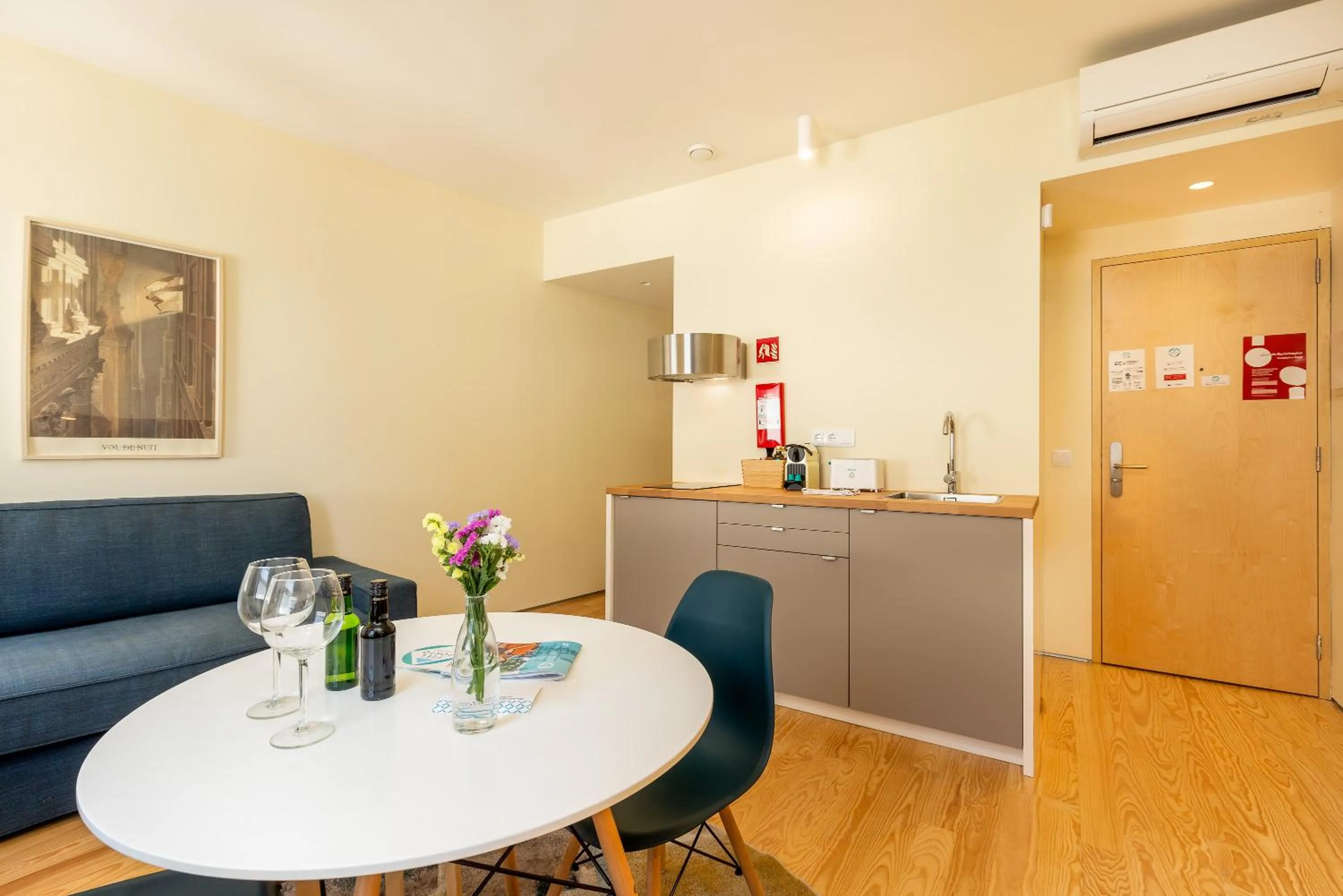 Coffee/tea facilities in Feel Porto Codeçal Apartments