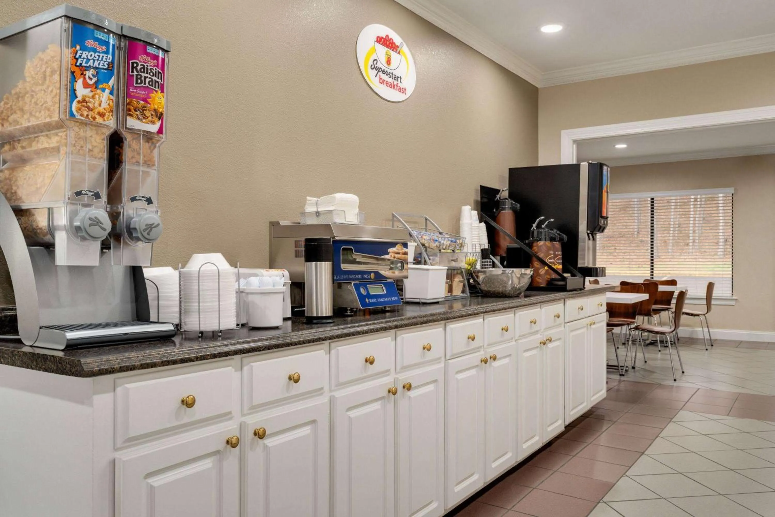 Breakfast in Super 8 by Wyndham Pearl/Jackson/East