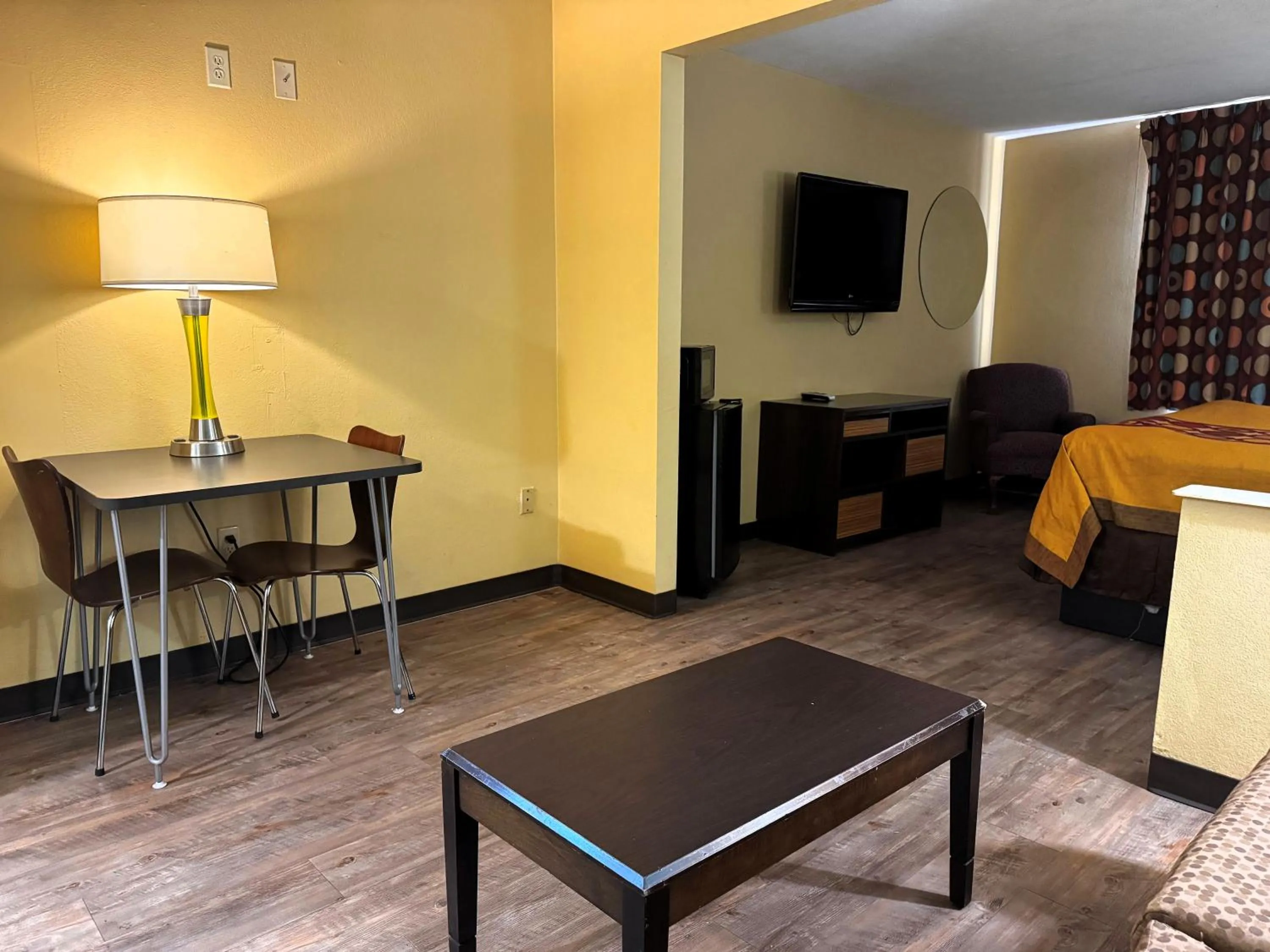 TV and multimedia in Super 8 by Wyndham Jackson Ridgeland