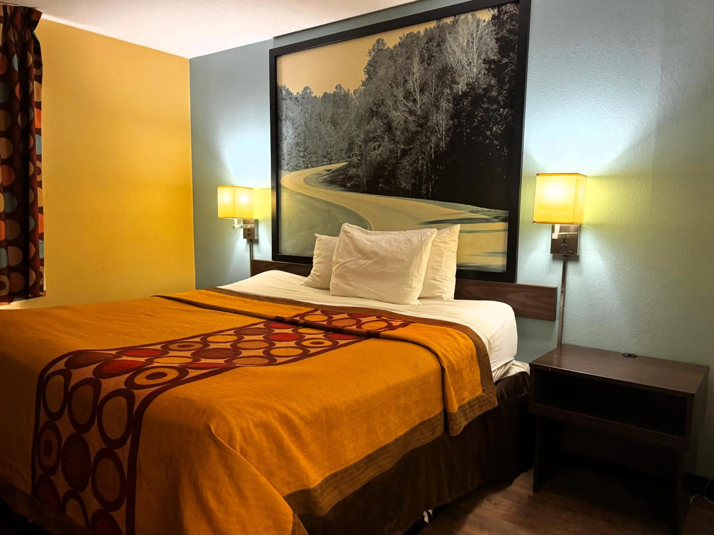 Bedroom, Bed in Super 8 by Wyndham Jackson Ridgeland