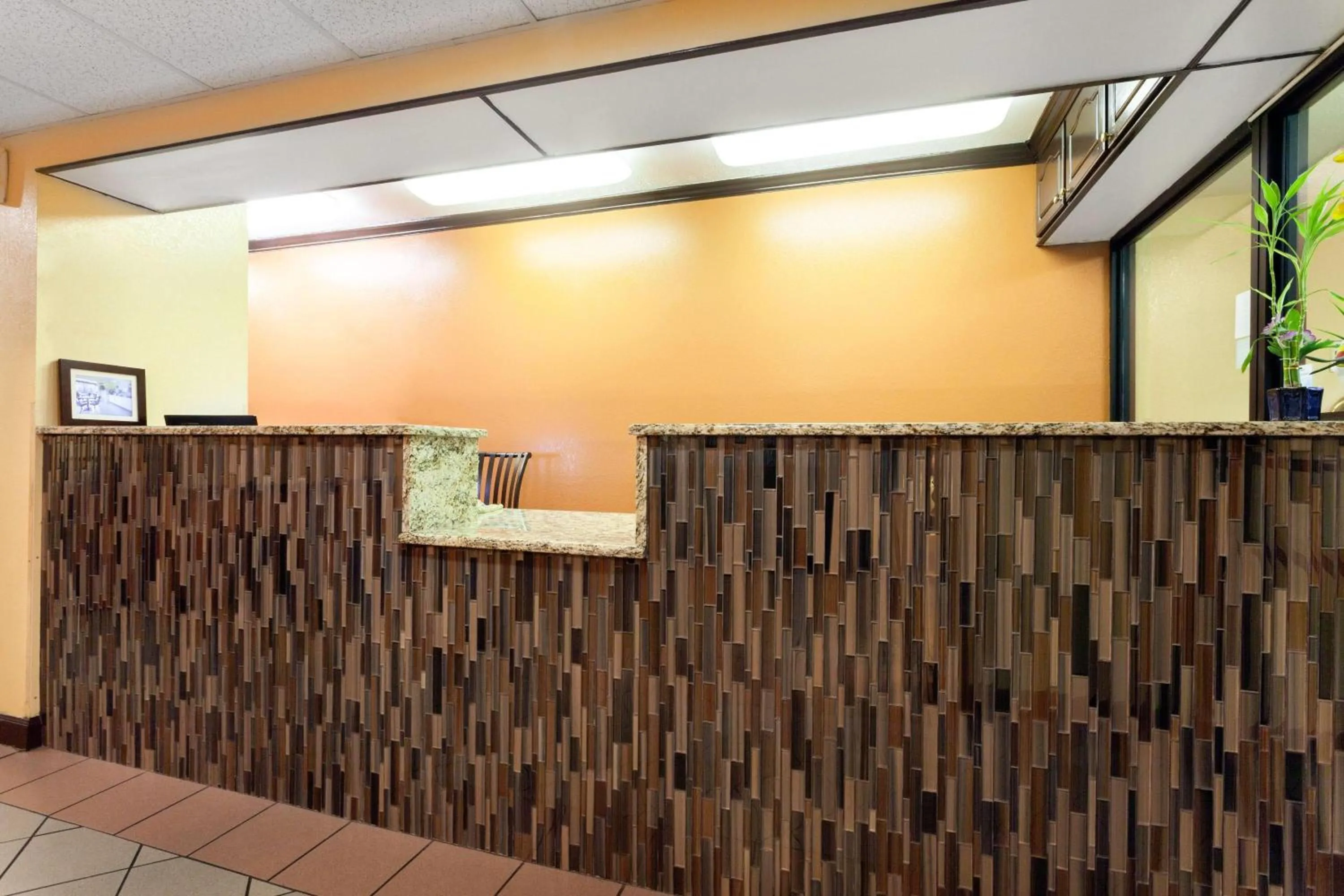 Lobby or reception in Super 8 by Wyndham Jackson Ridgeland