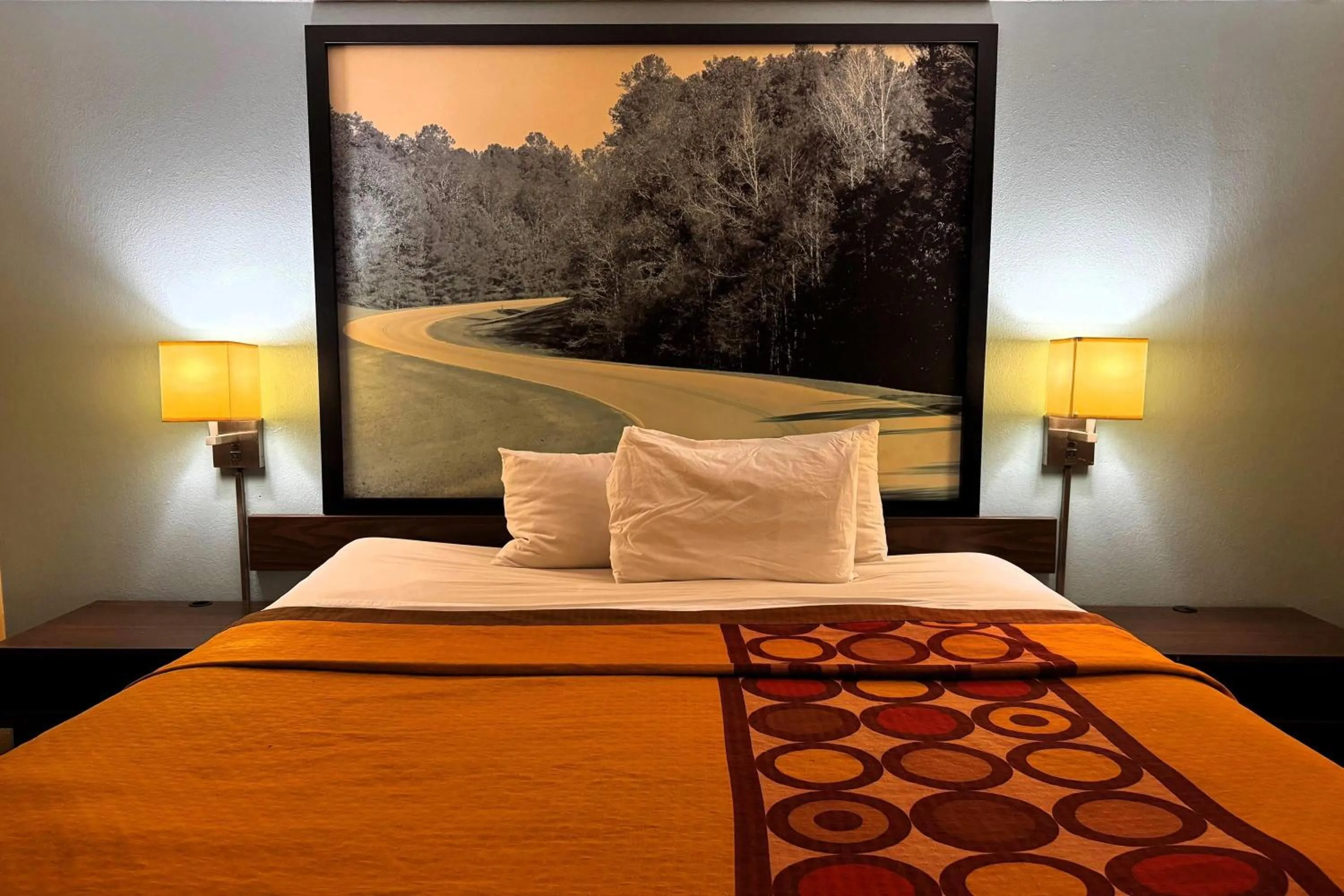 Photo of the whole room, Bed in Super 8 by Wyndham Jackson Ridgeland
