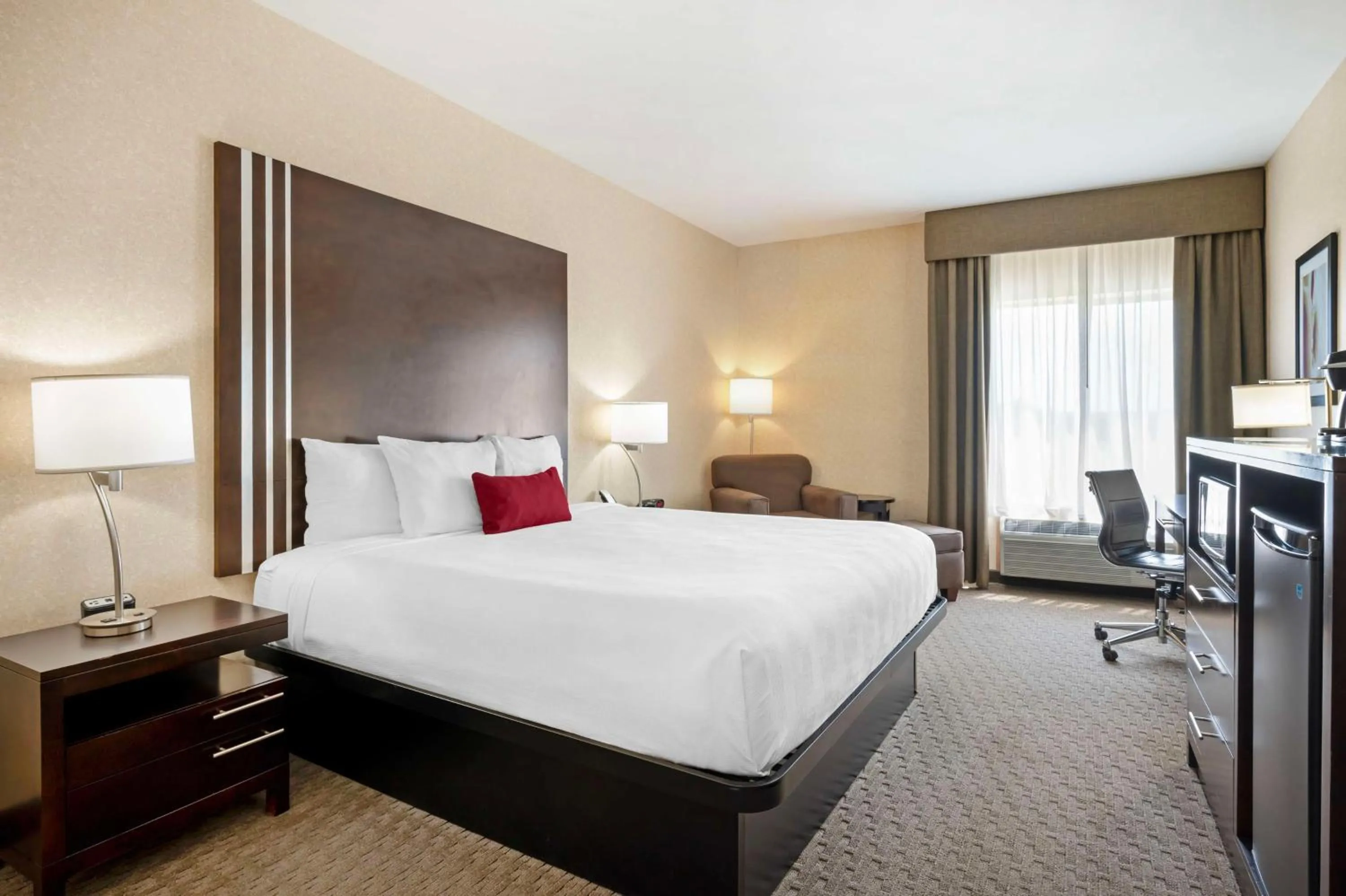 Bedroom, Bed in Best Western Plus Howe Inn