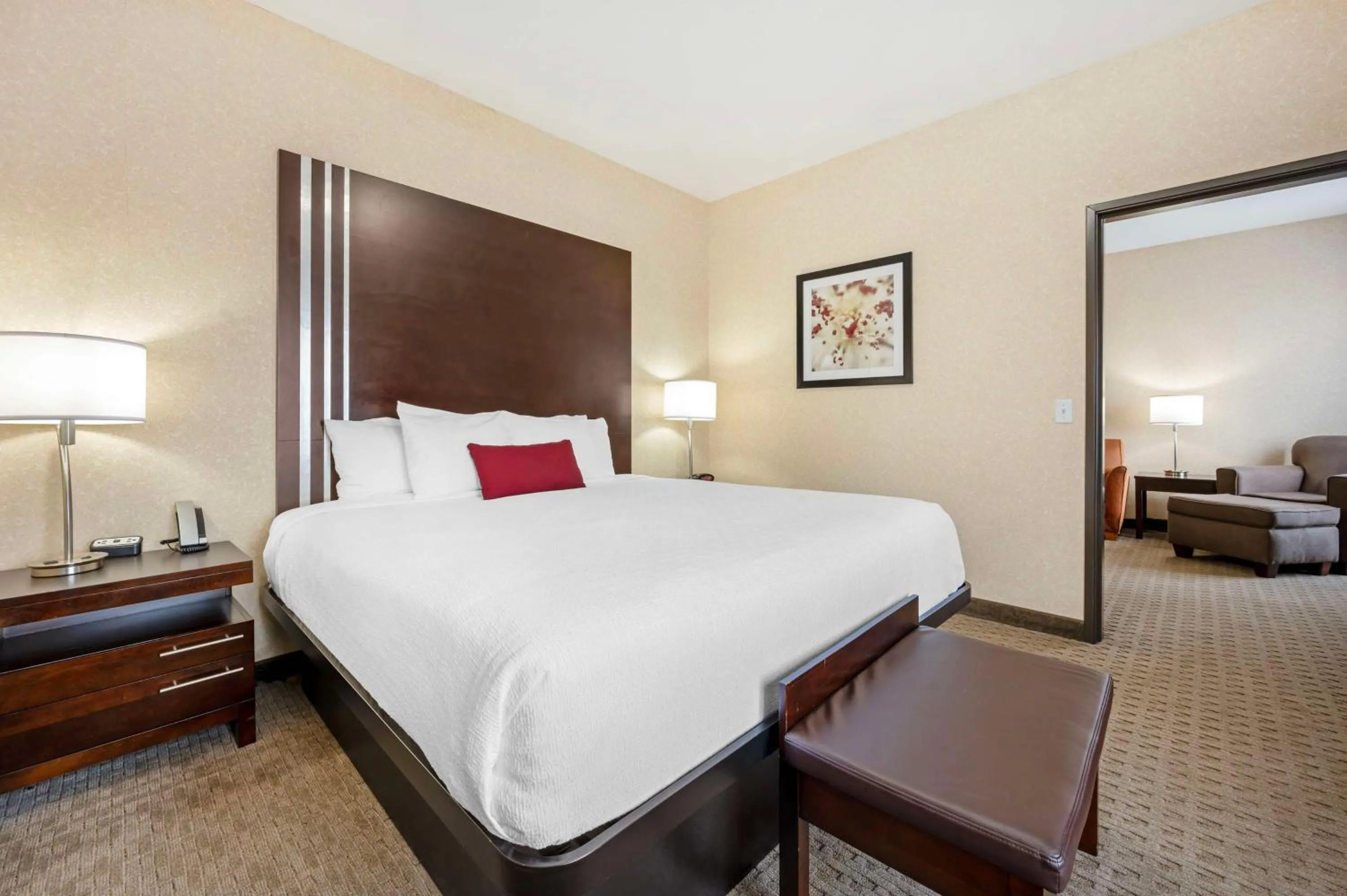 Bedroom, Bed in Best Western Plus Howe Inn