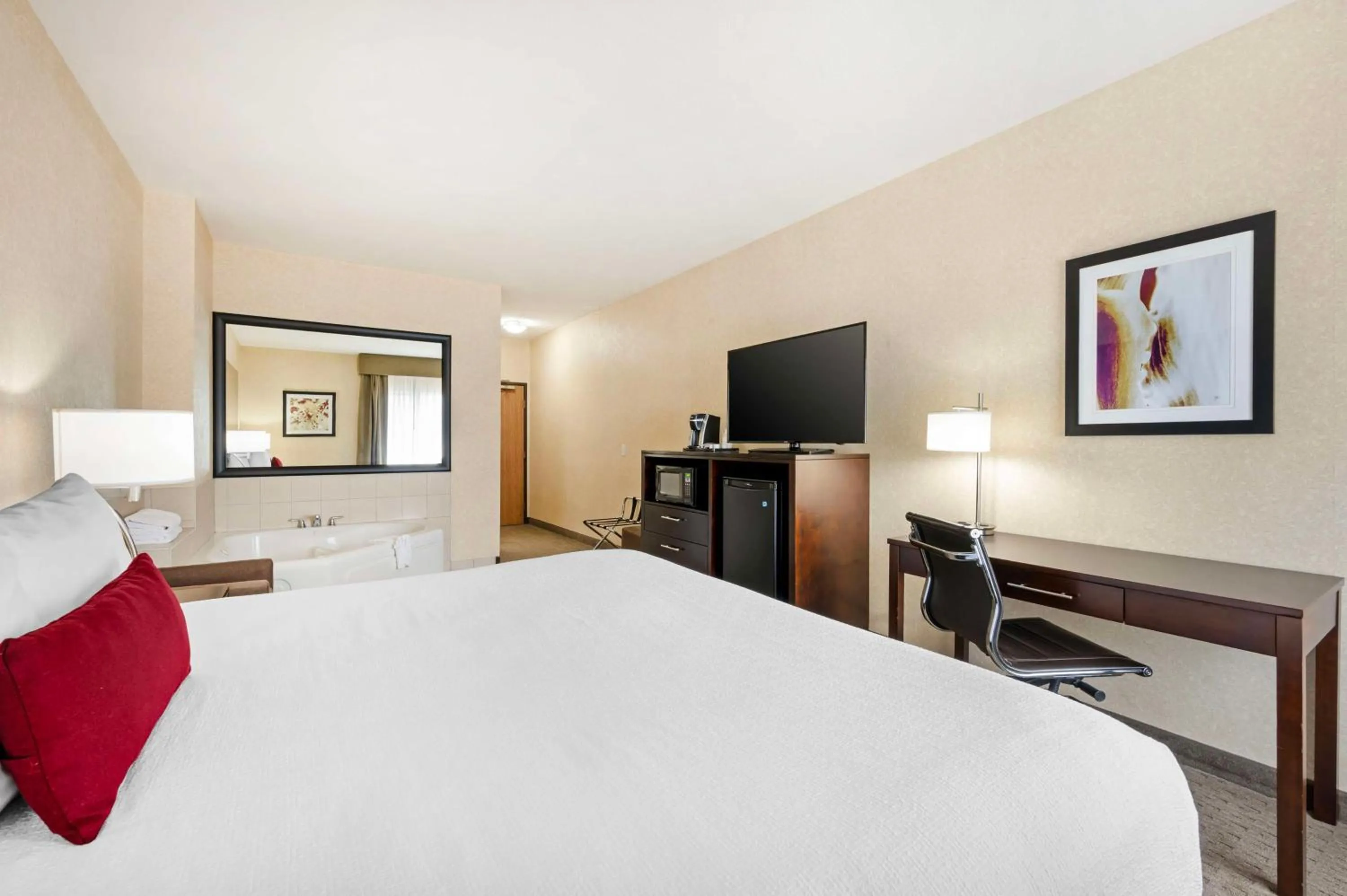 Bedroom, Bed in Best Western Plus Howe Inn