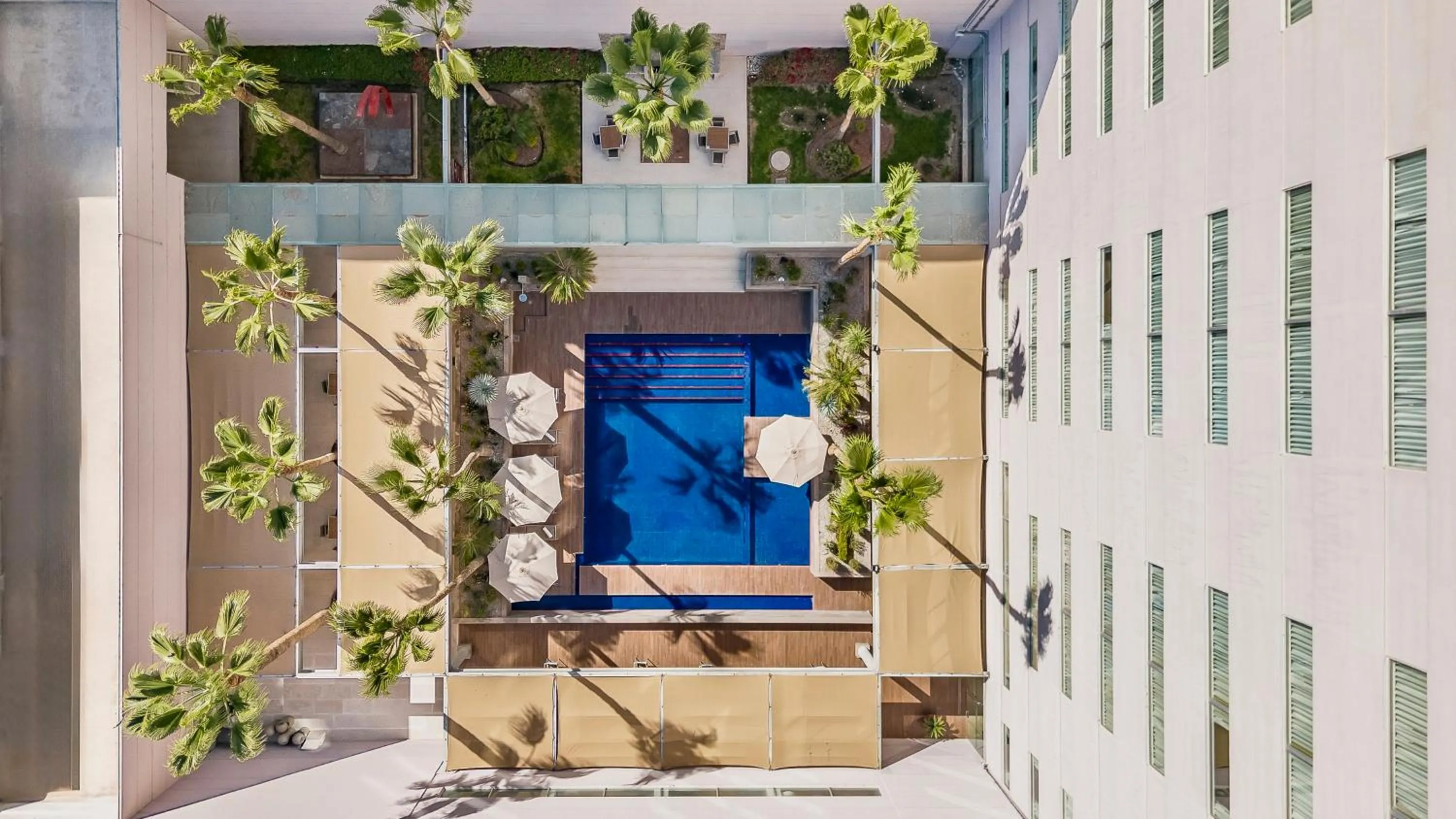 Swimming pool in Fiesta Inn Torreon Galerias