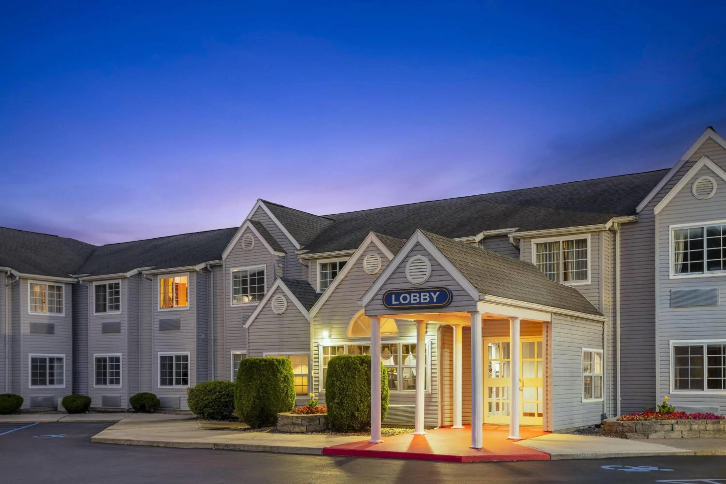 Property building in Microtel Inn by Wyndham - Albany Airport