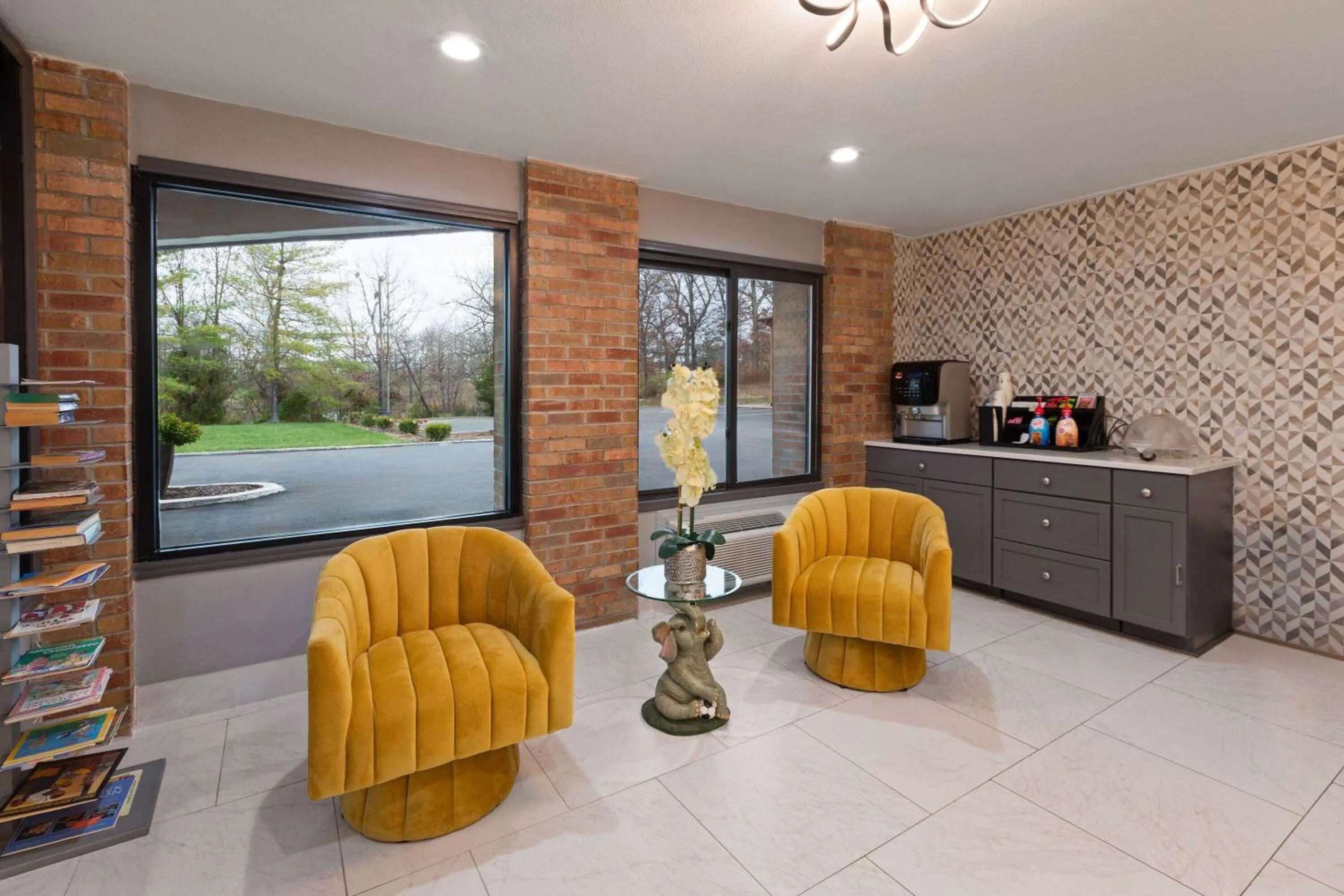 Lobby or reception in Baymont by Wyndham Warrenton