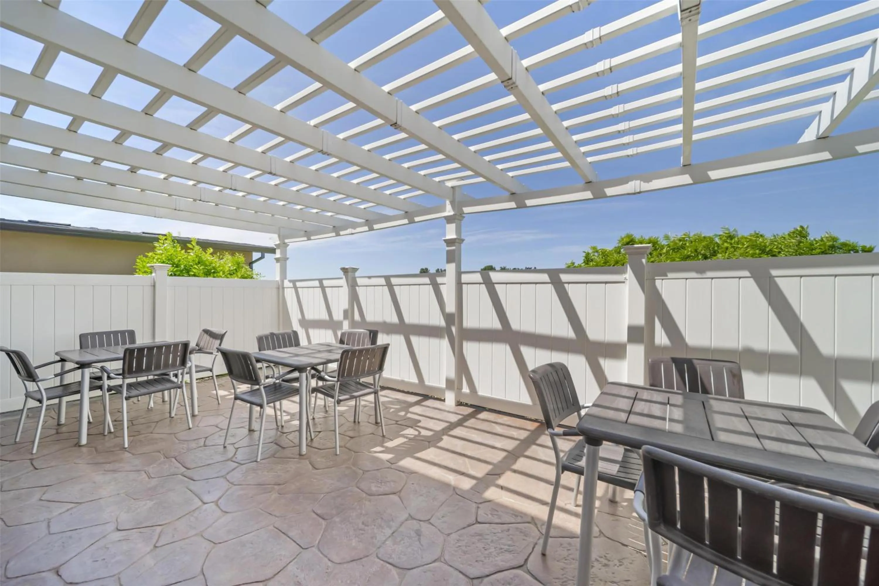 Property building in Best Western Antelope Inn & Suites