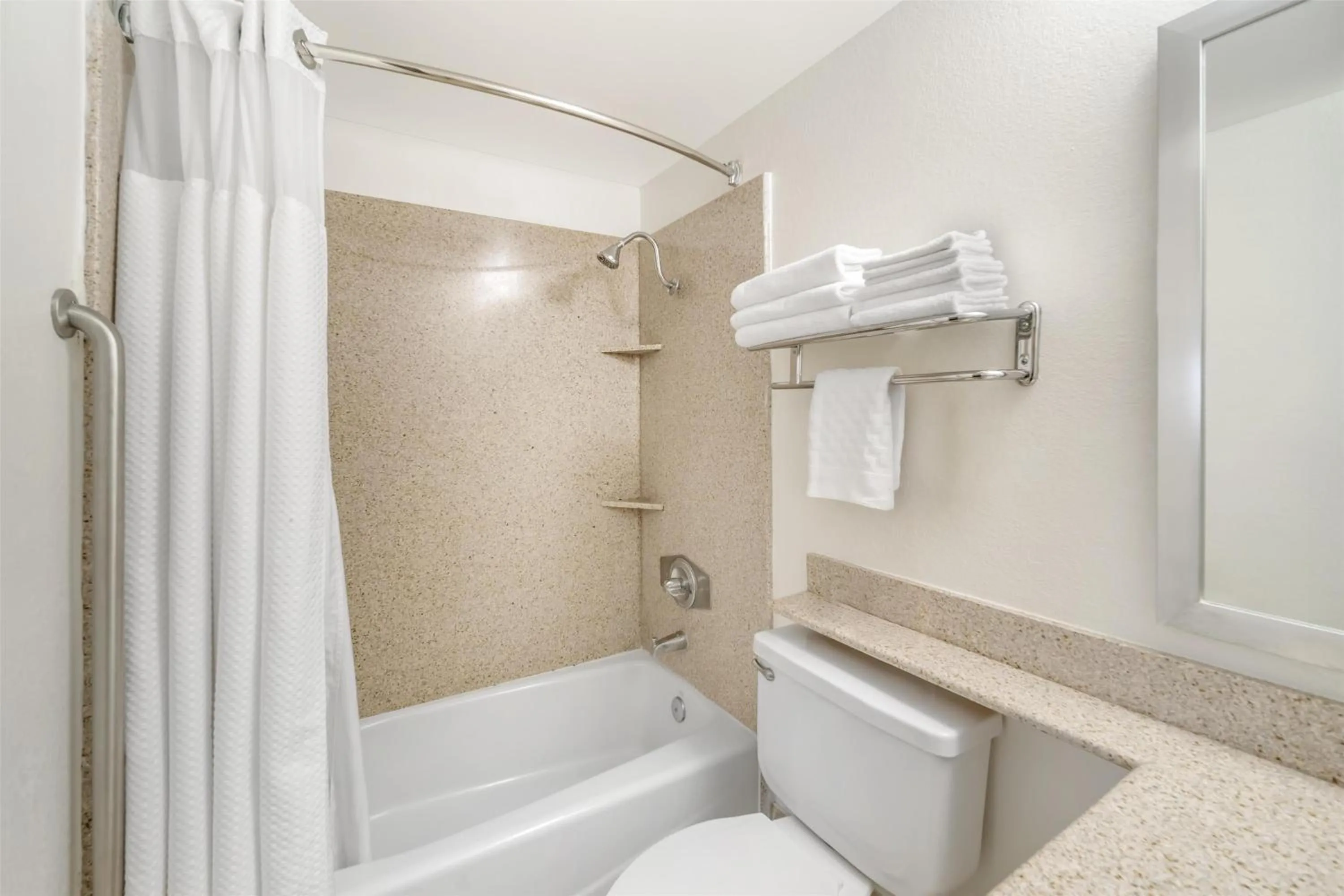 Bathroom in Best Western Antelope Inn & Suites