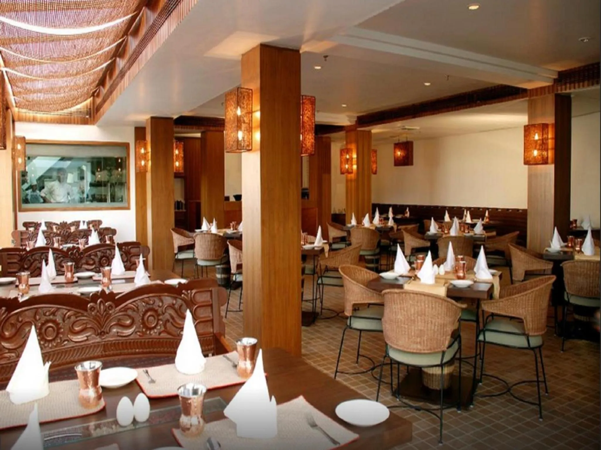 Restaurant/places to eat in Hotel Palace Heights