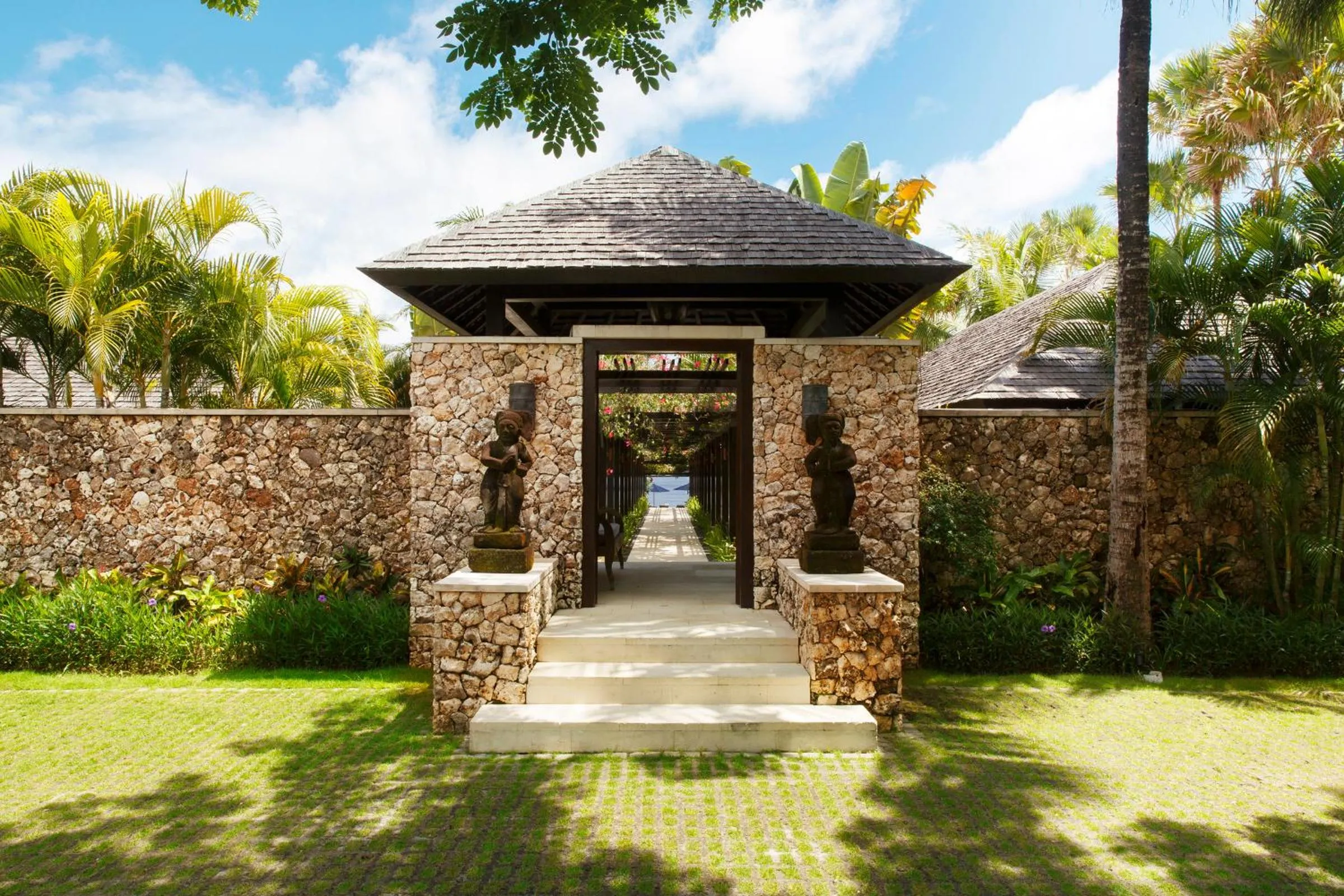 Facade/entrance in The Ungasan Clifftop Resort