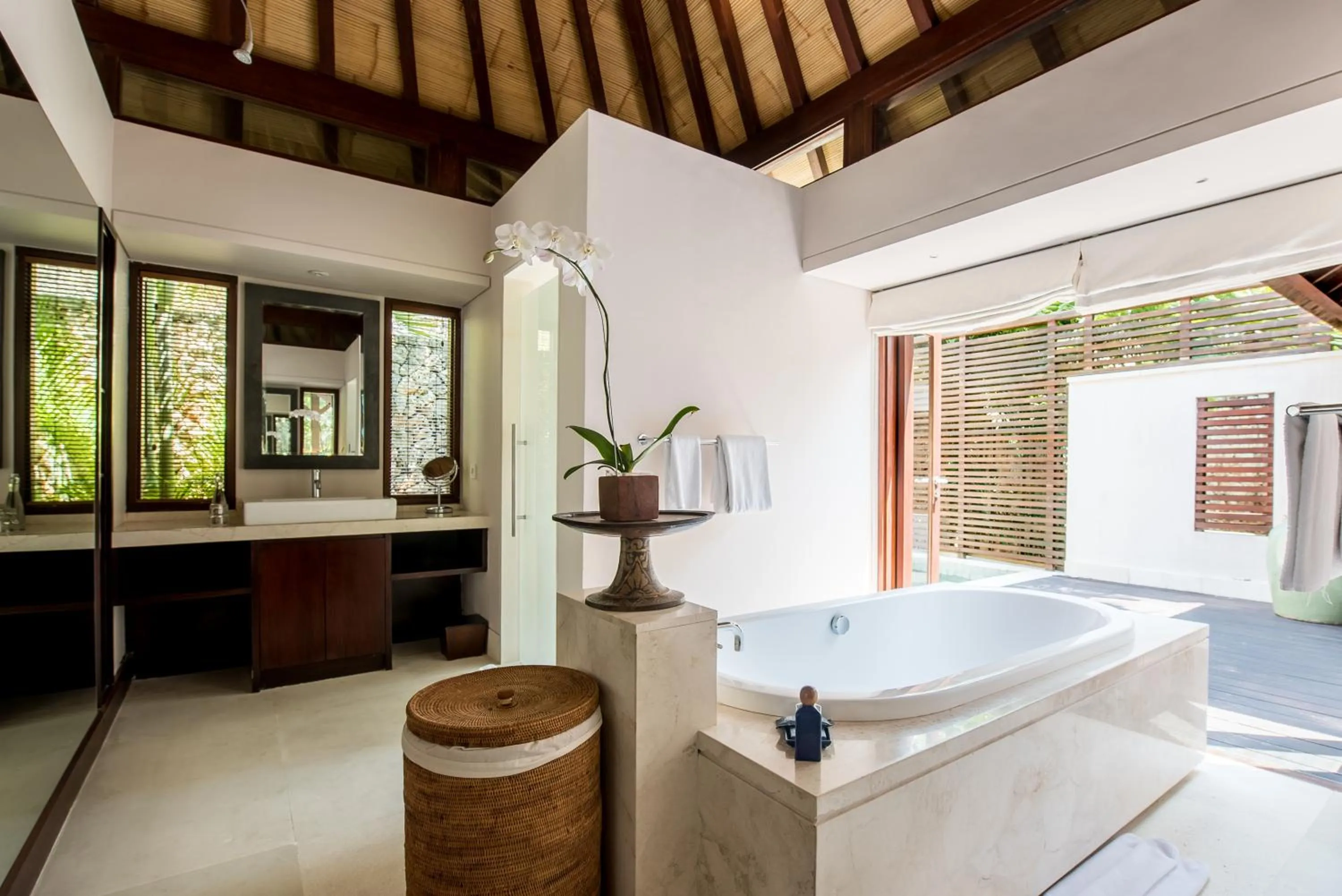 Bathroom in The Ungasan Clifftop Resort