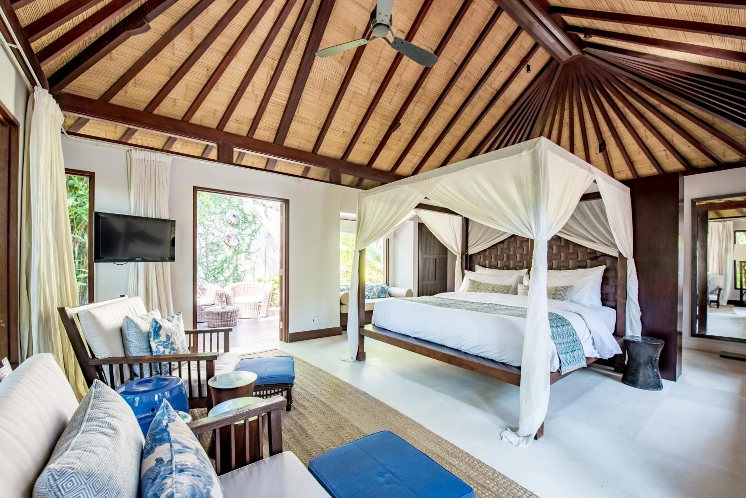 Bed in The Ungasan Clifftop Resort