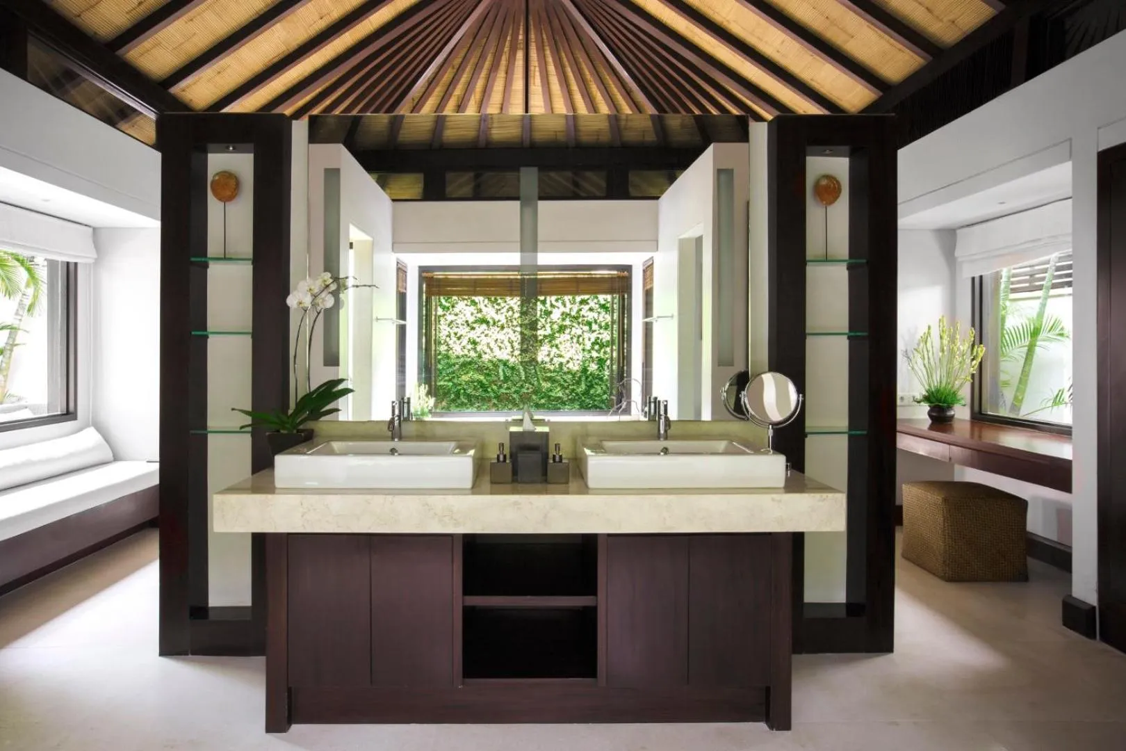 Bathroom in The Ungasan Clifftop Resort