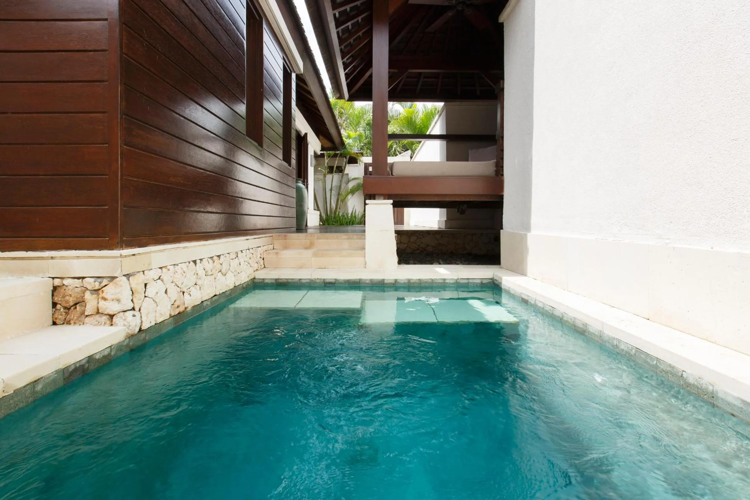 Swimming pool in The Ungasan Clifftop Resort