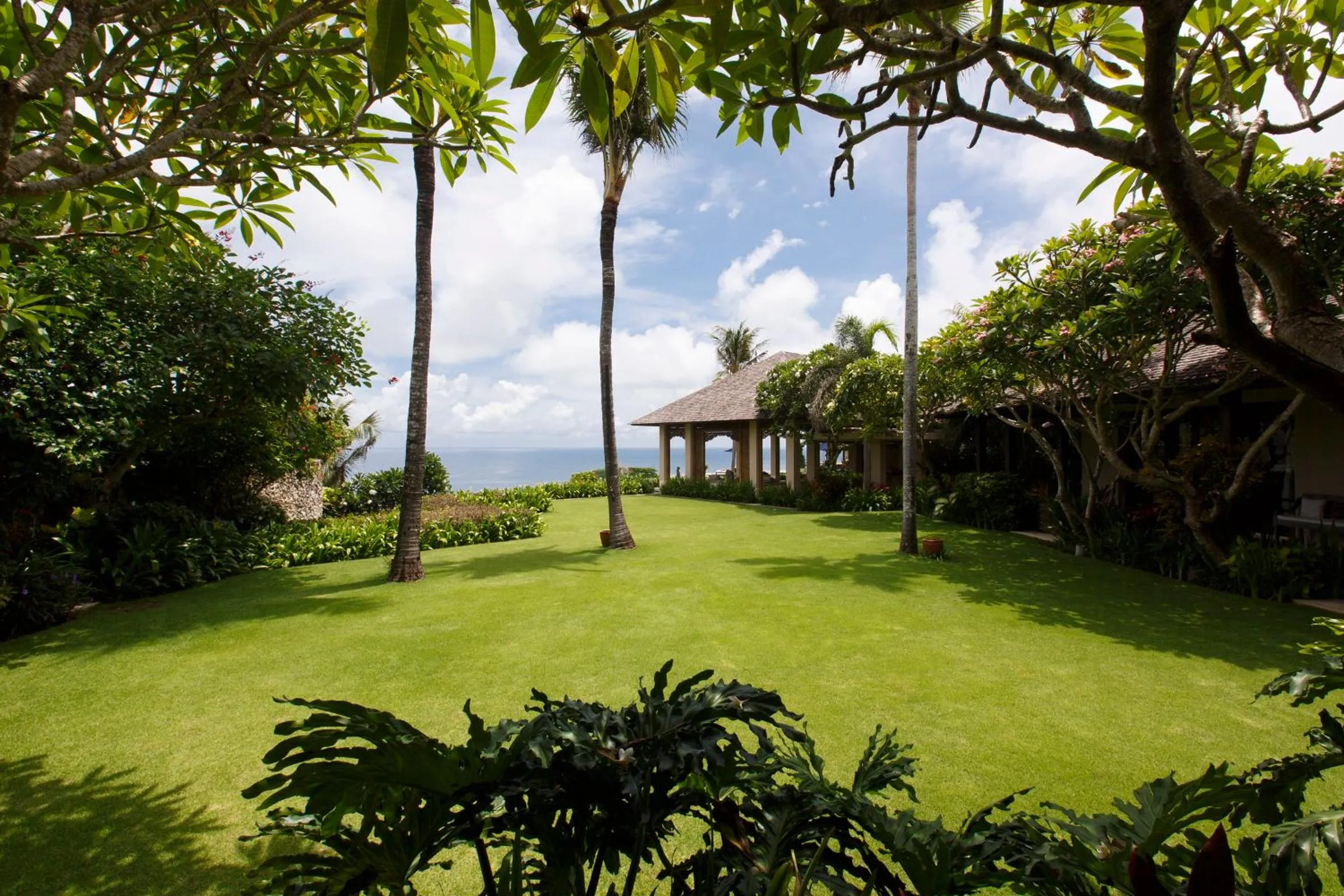 Garden in The Ungasan Clifftop Resort