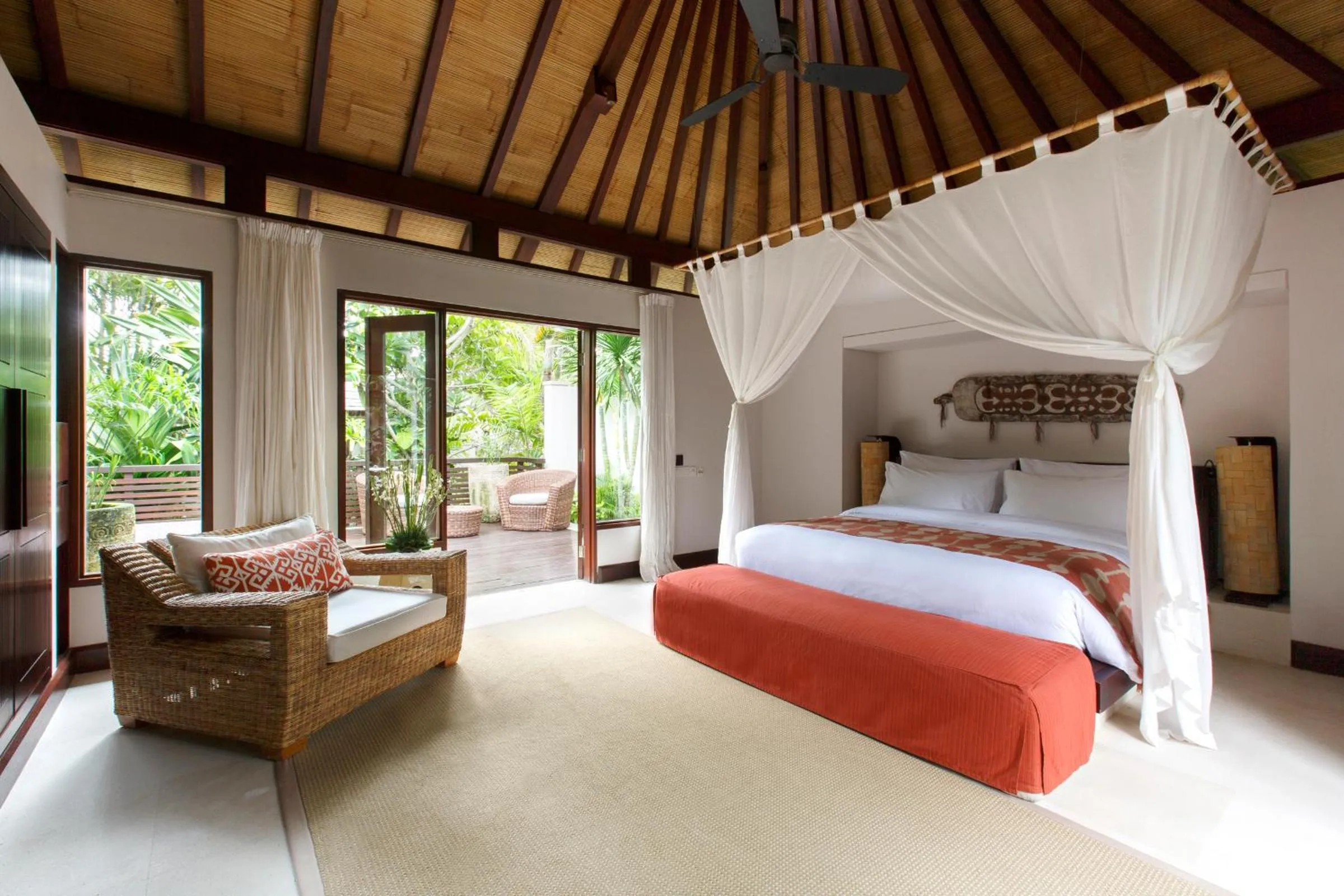 Bed in The Ungasan Clifftop Resort