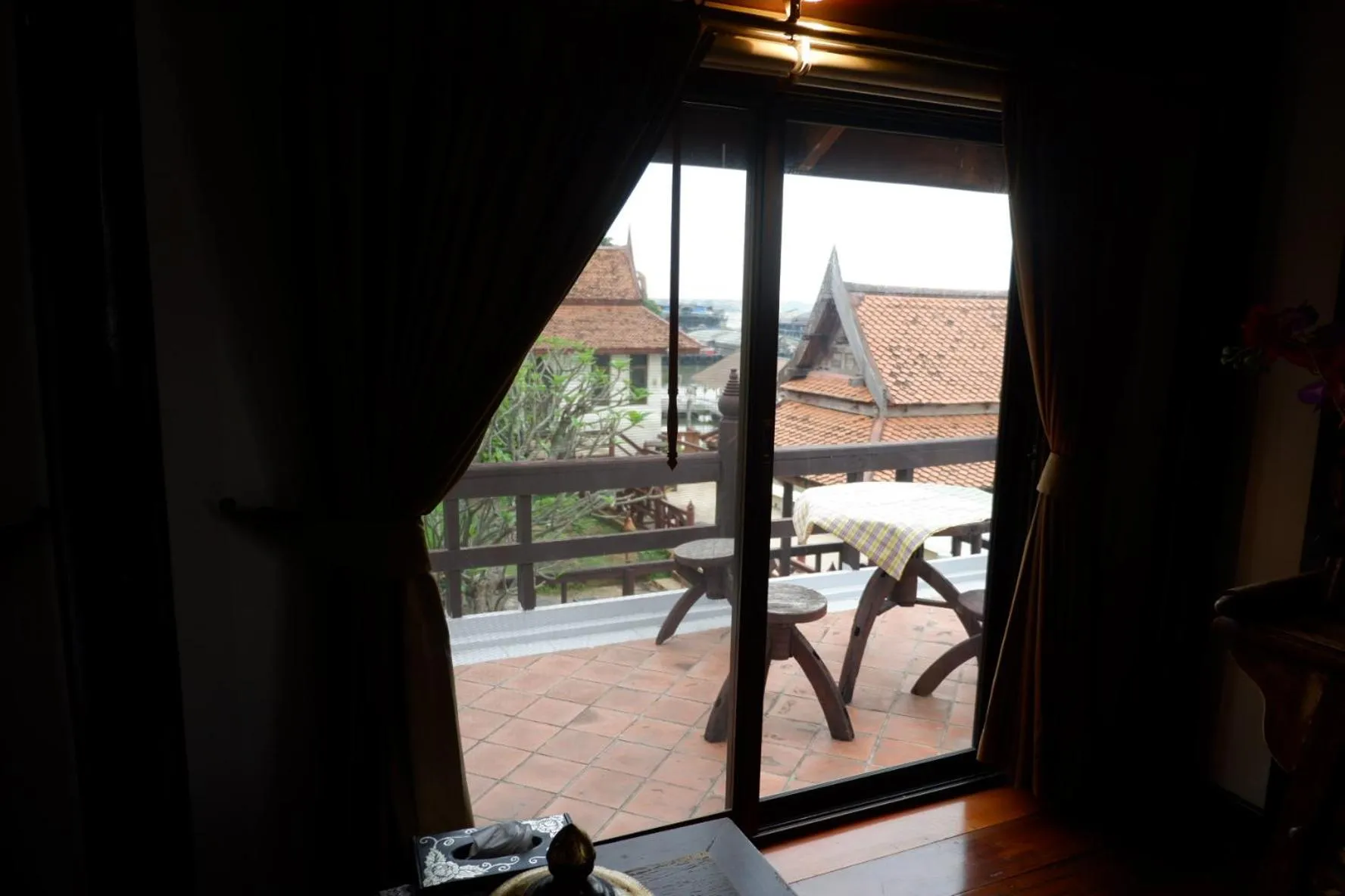 Photo of the whole room in Ayutthaya Garden River Home