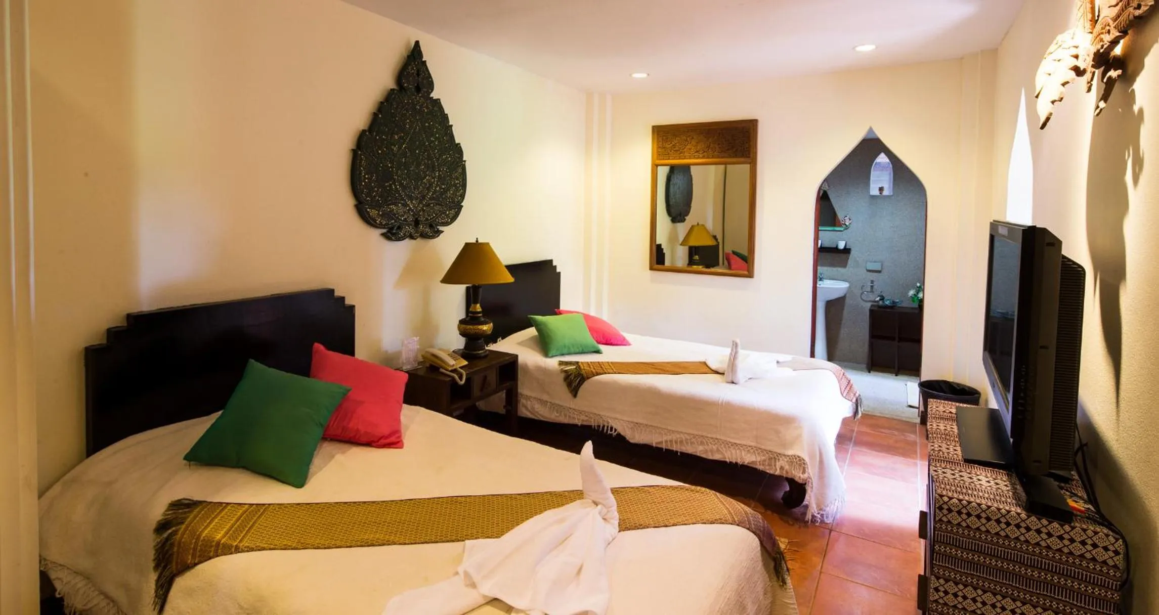 Bed in Ayutthaya Garden River Home