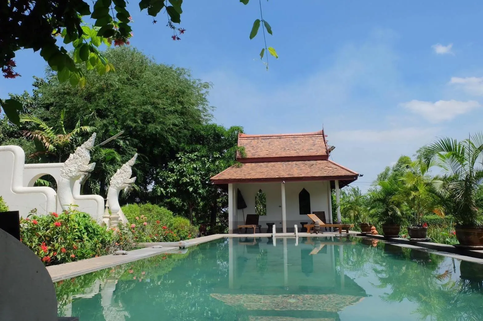 Swimming pool in Ayutthaya Garden River Home