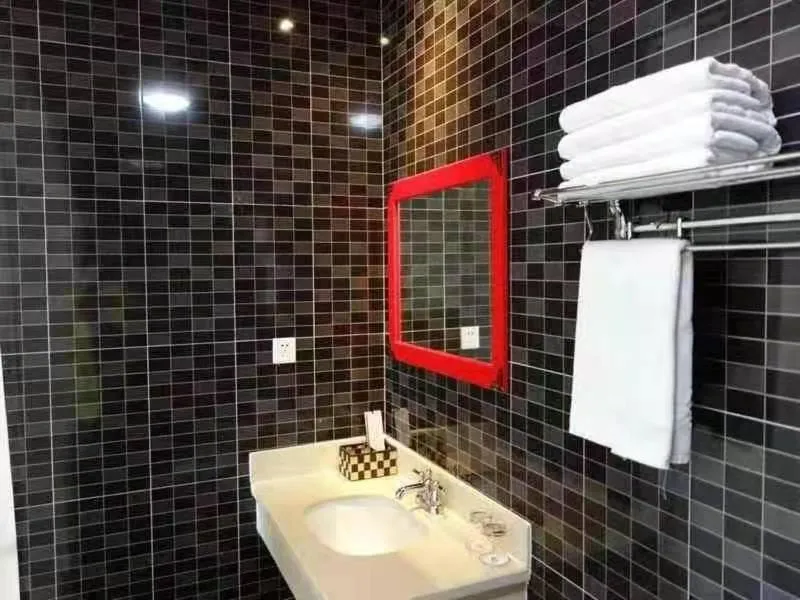 Bathroom in Ming Courtyard