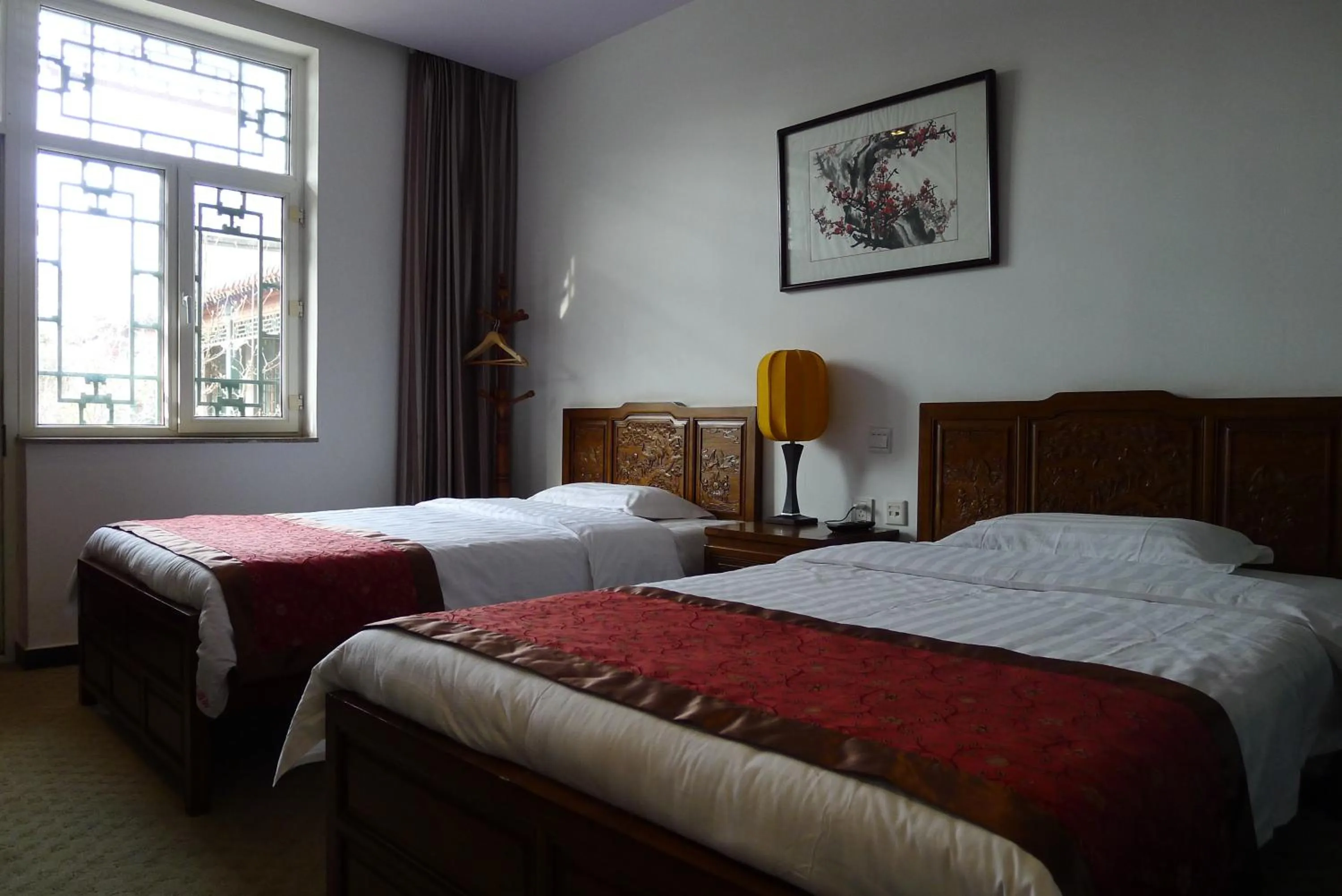 Photo of the whole room in Ming Courtyard