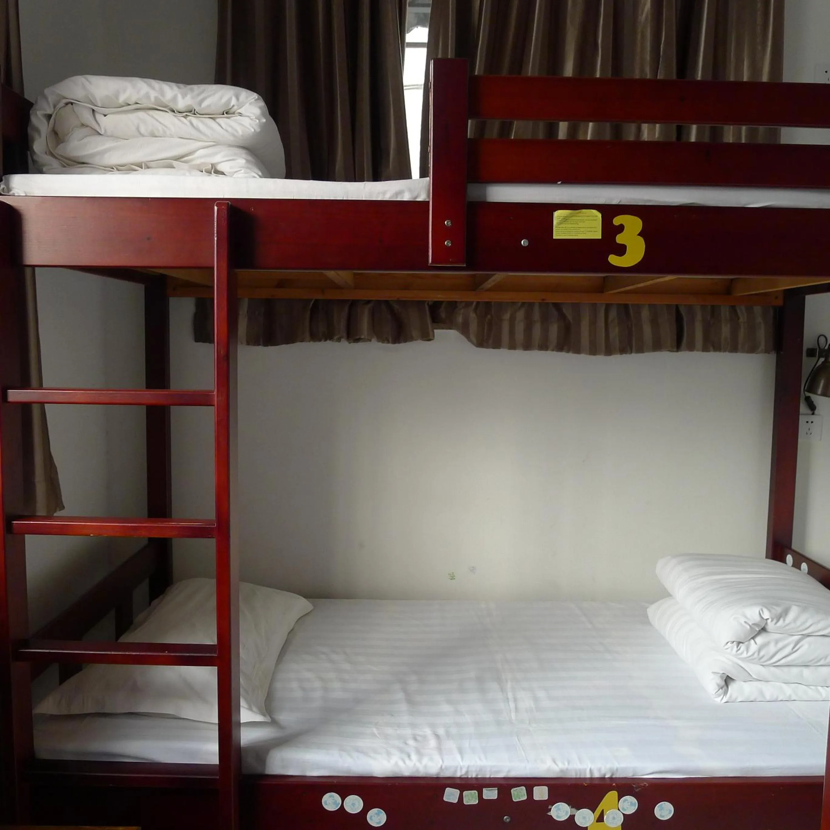 Bunk Bed in Ming Courtyard