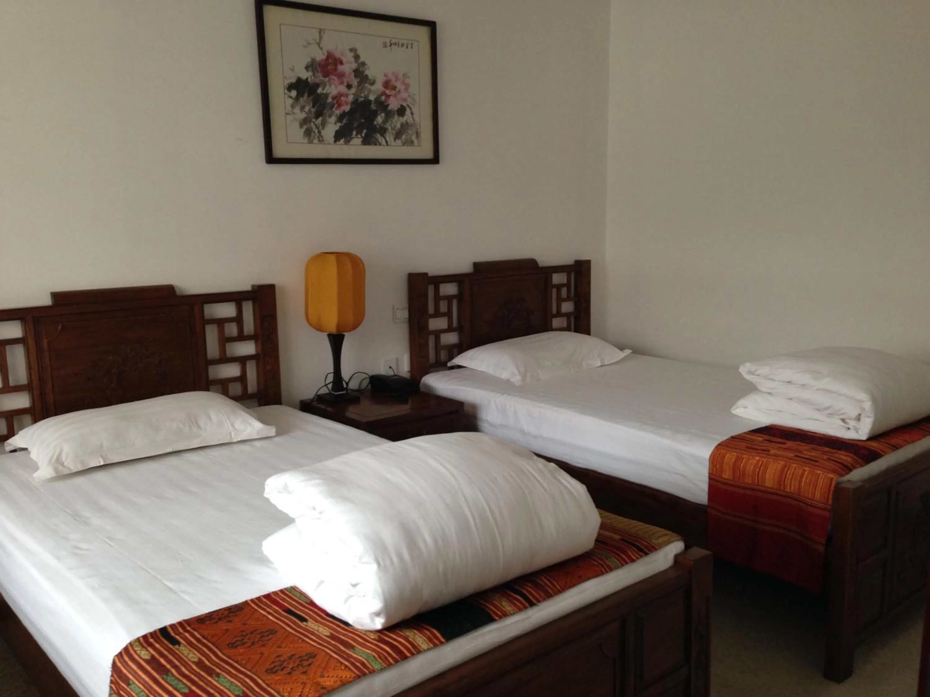 Bed in Ming Courtyard