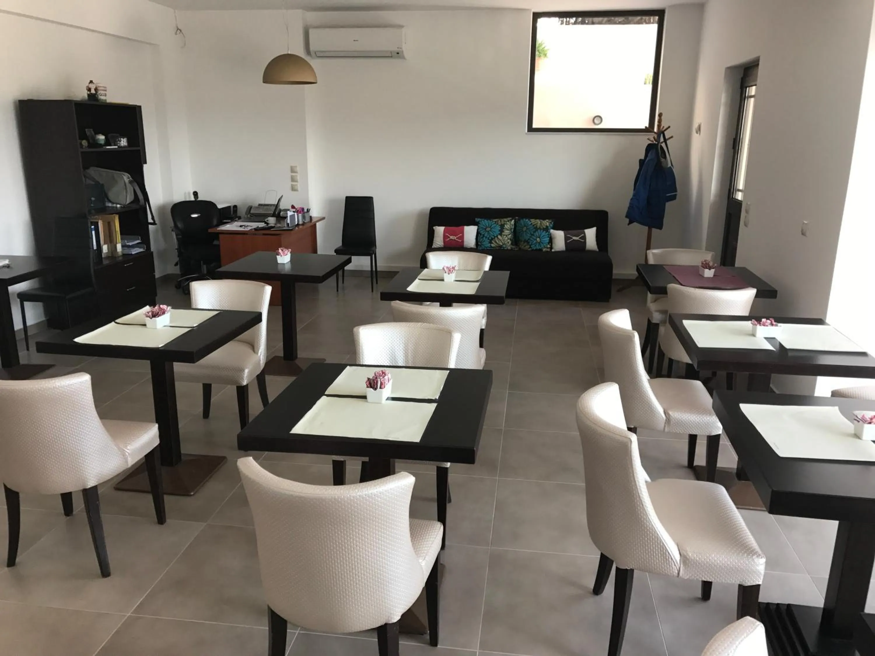 Buffet breakfast in Aenaon Rooms