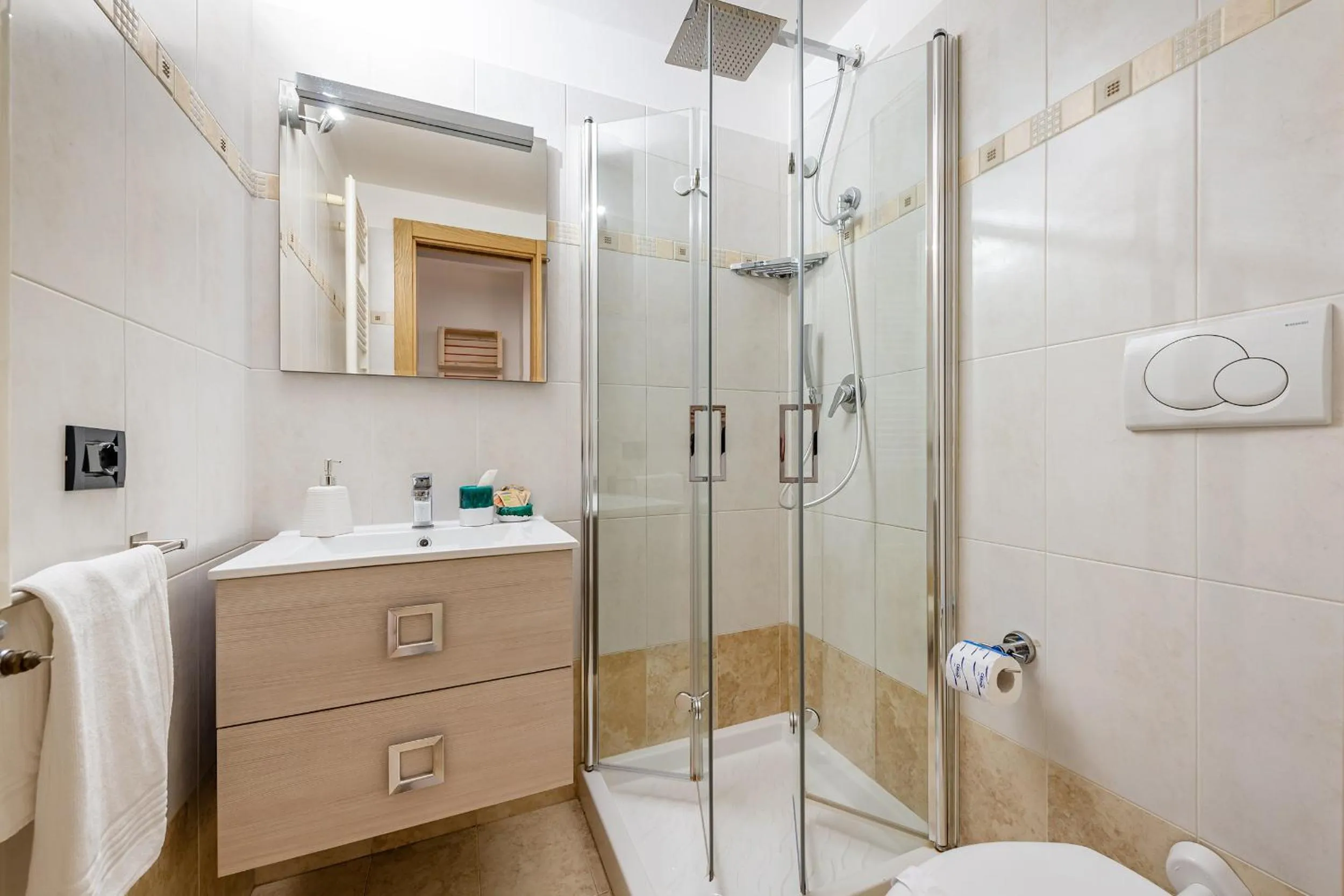 Shower in Respiro del mare