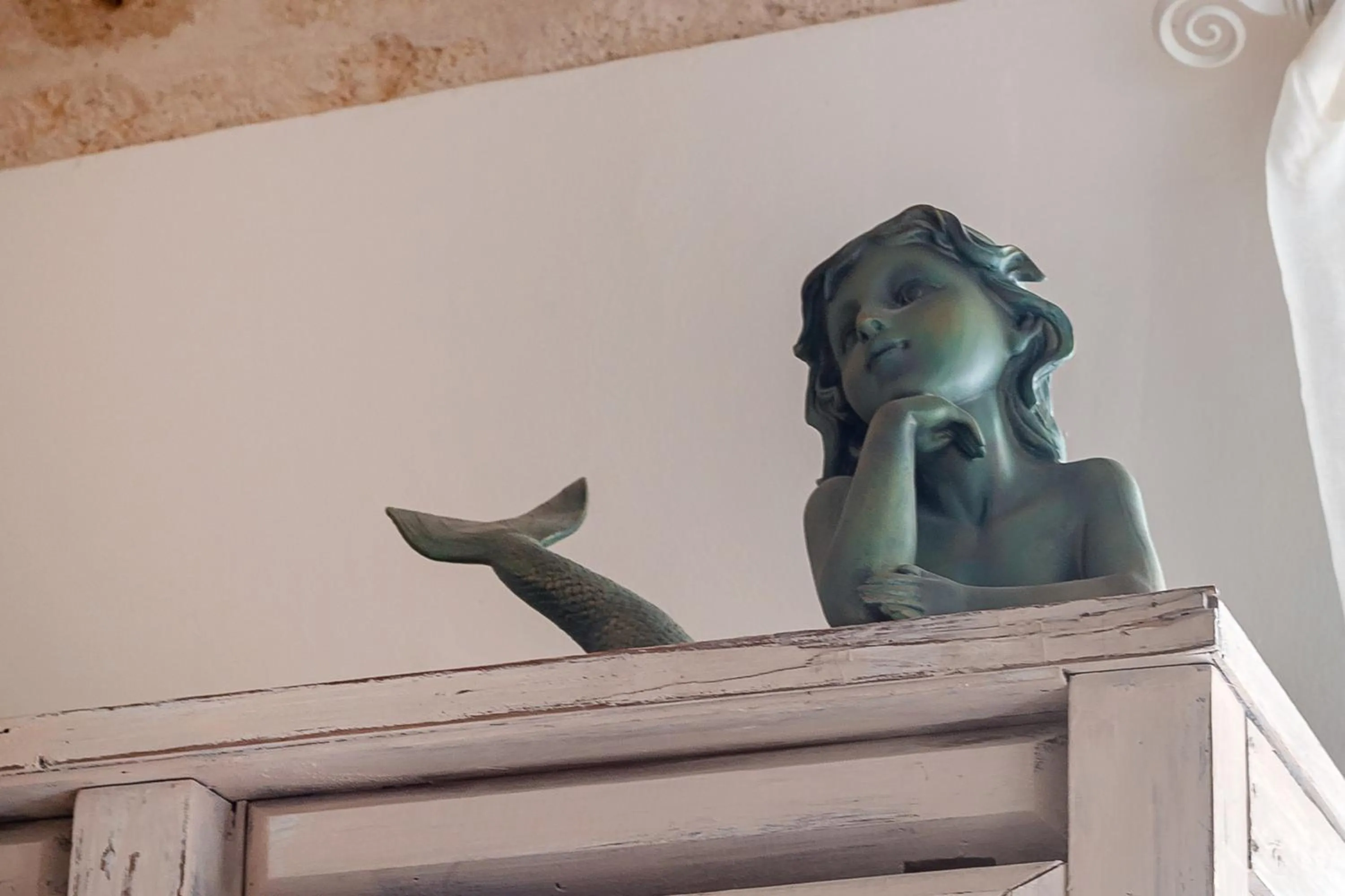 Decorative detail in Respiro del mare