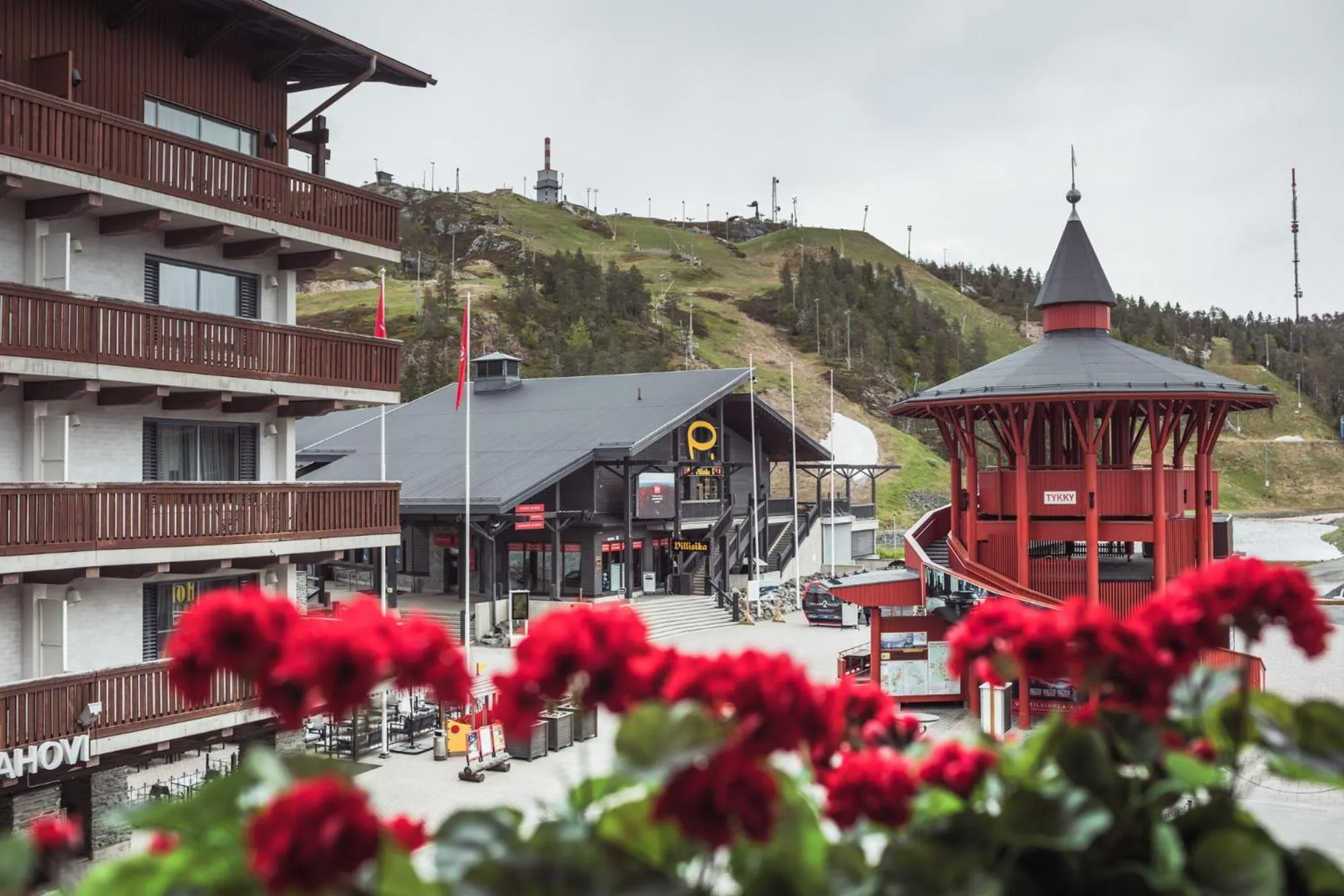 Neighbourhood in Ski-Inn RukaVillage