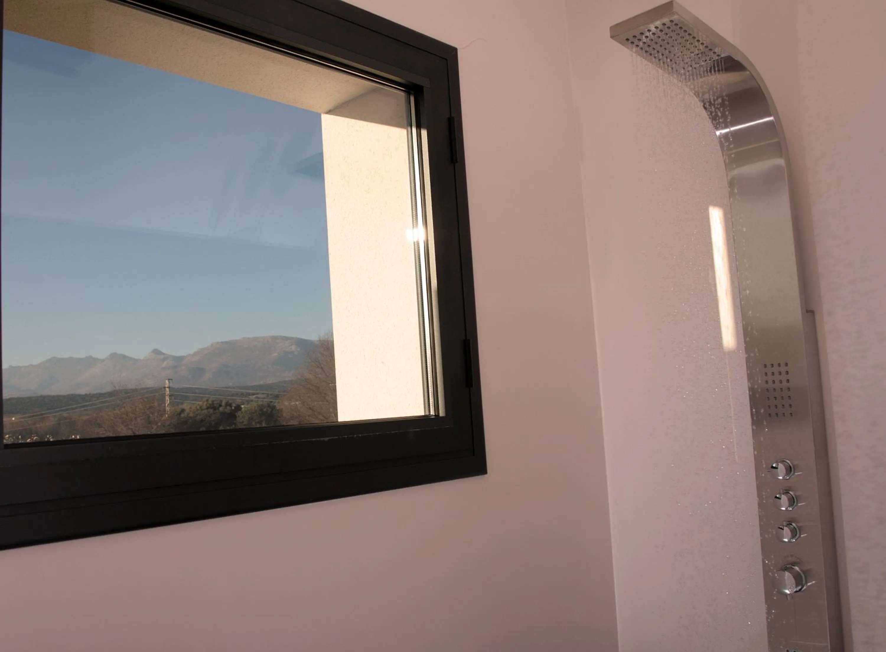 Shower in El Hotelito