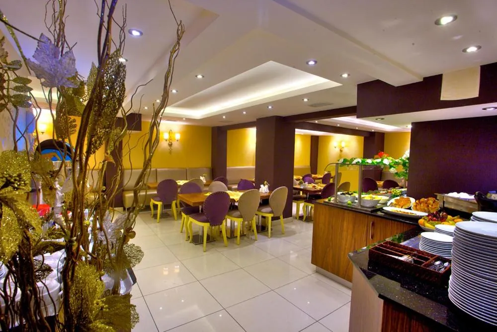 Restaurant/places to eat in Laleli Emin Hotel