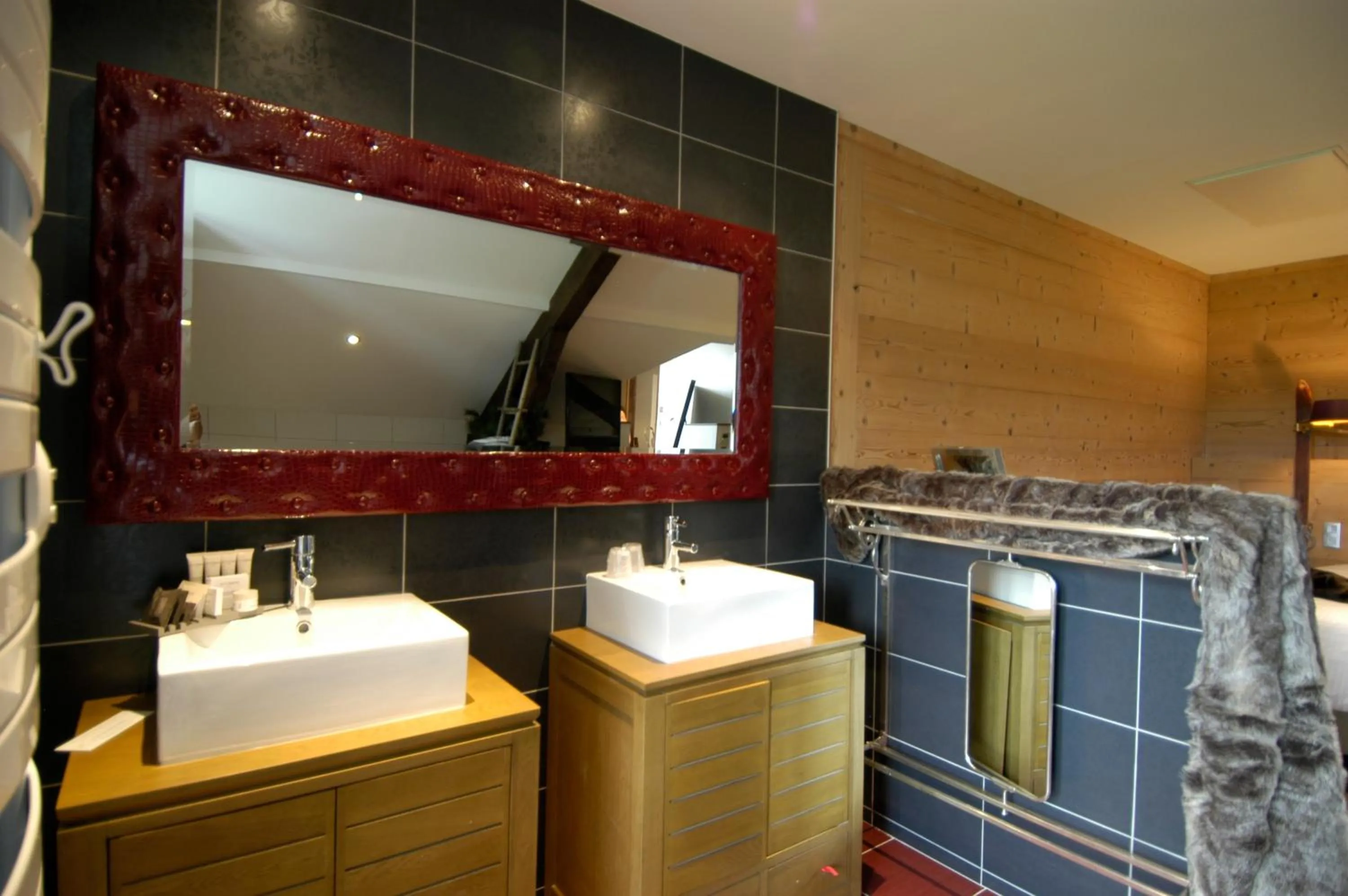 Bathroom in Auberge De Maison Rouge