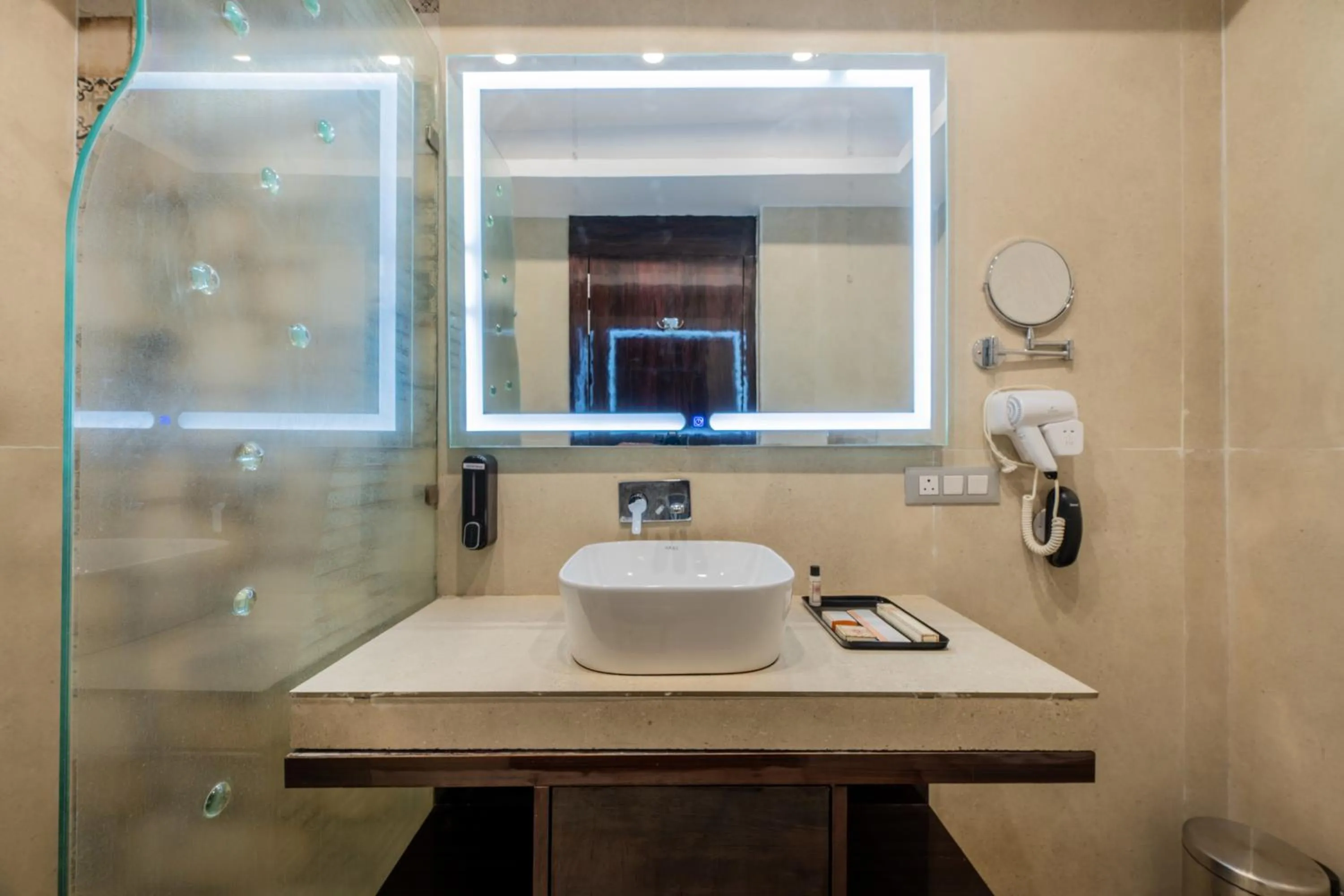 Bathroom in Pink Pearl Hotel By Chokhi Dhani