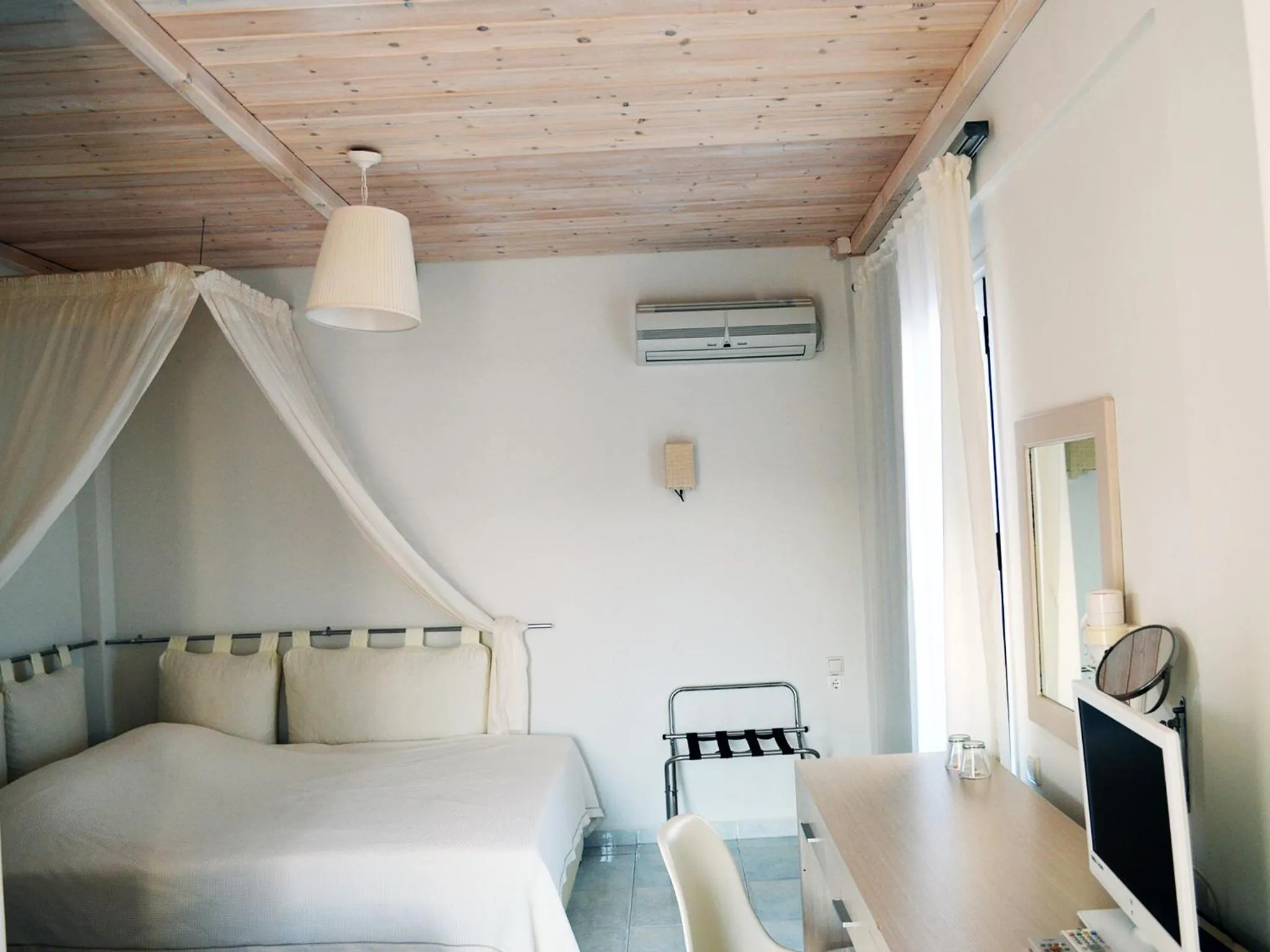 Photo of the whole room, Bed in Faros Resort