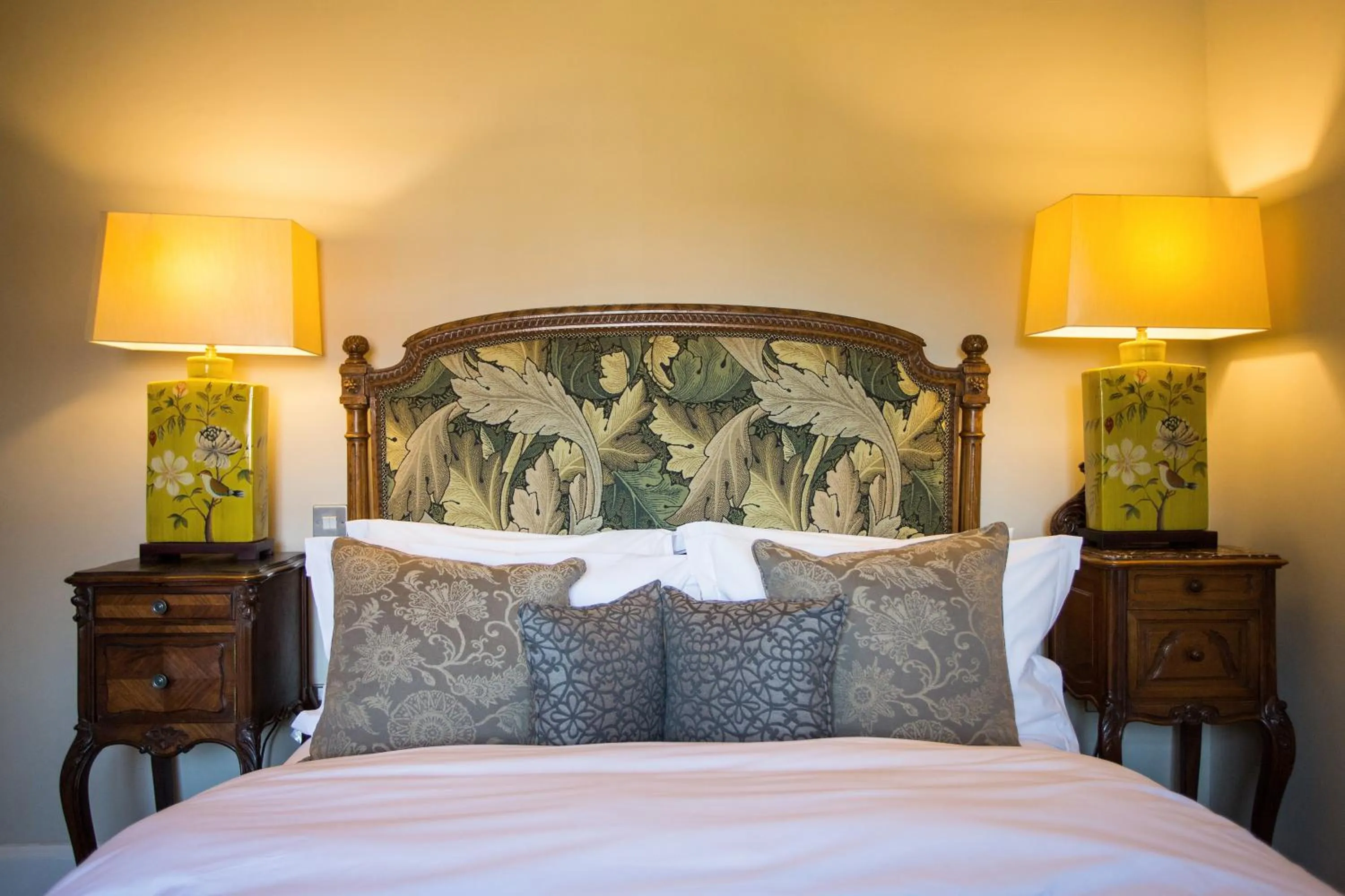 Bed in Grays Court Hotel