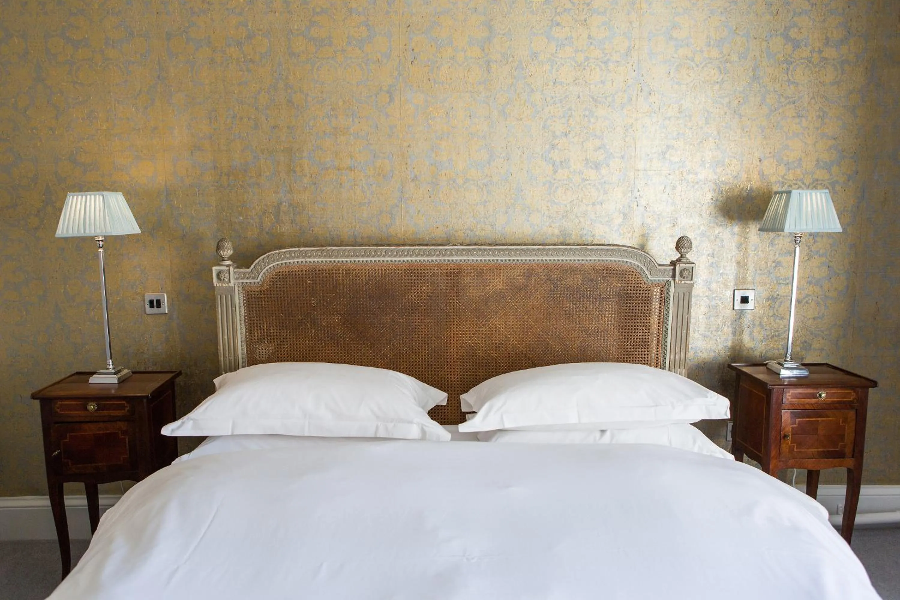 Bed in Grays Court Hotel