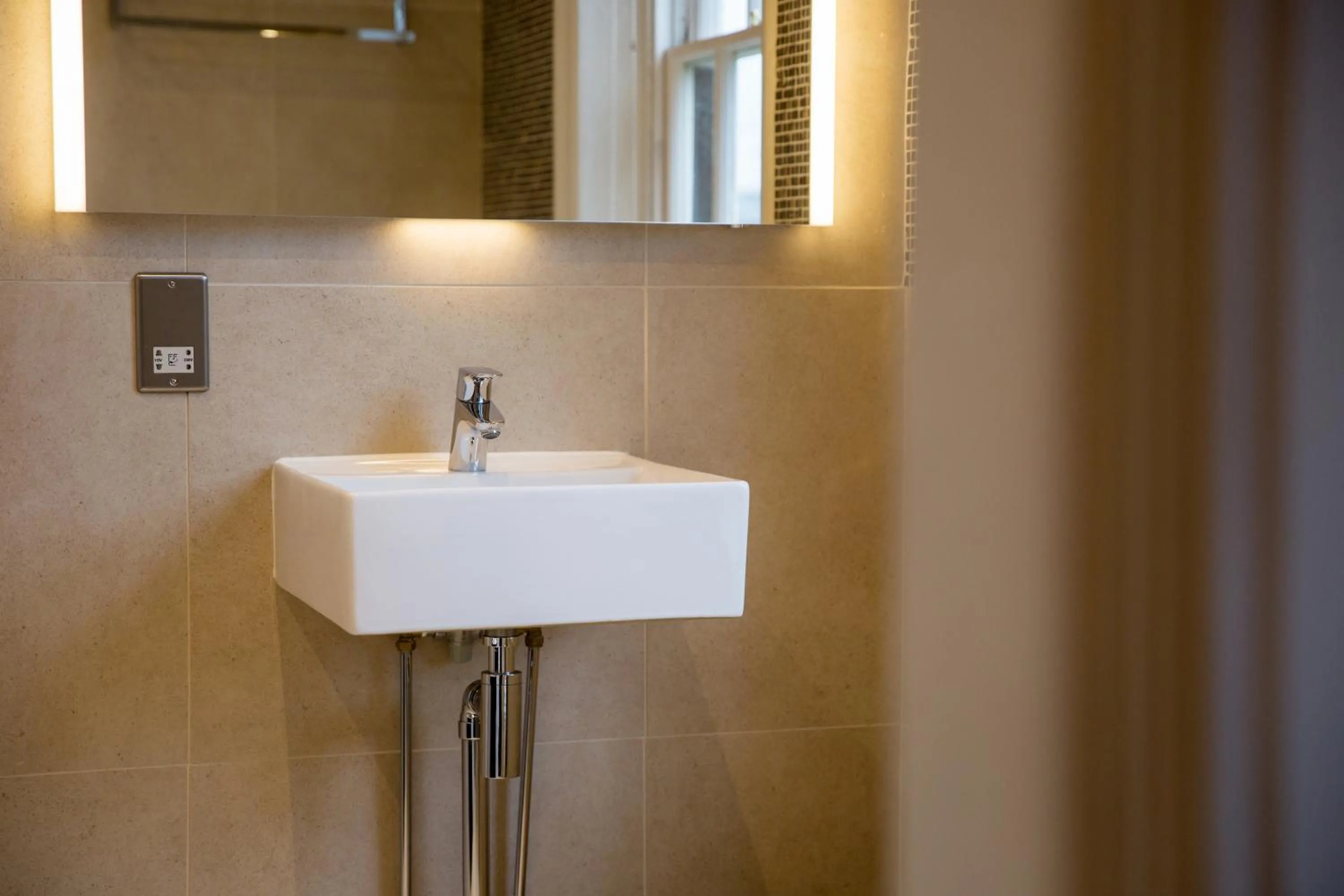 Bathroom in Grays Court Hotel