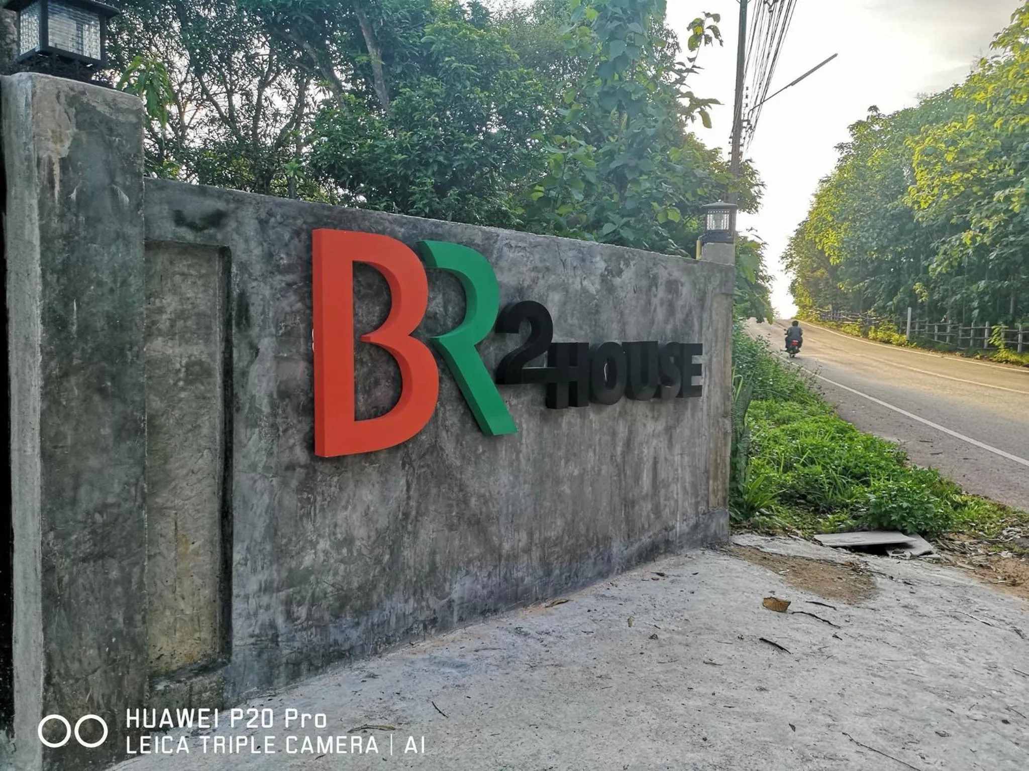 Facade/entrance in BR2 House Resort