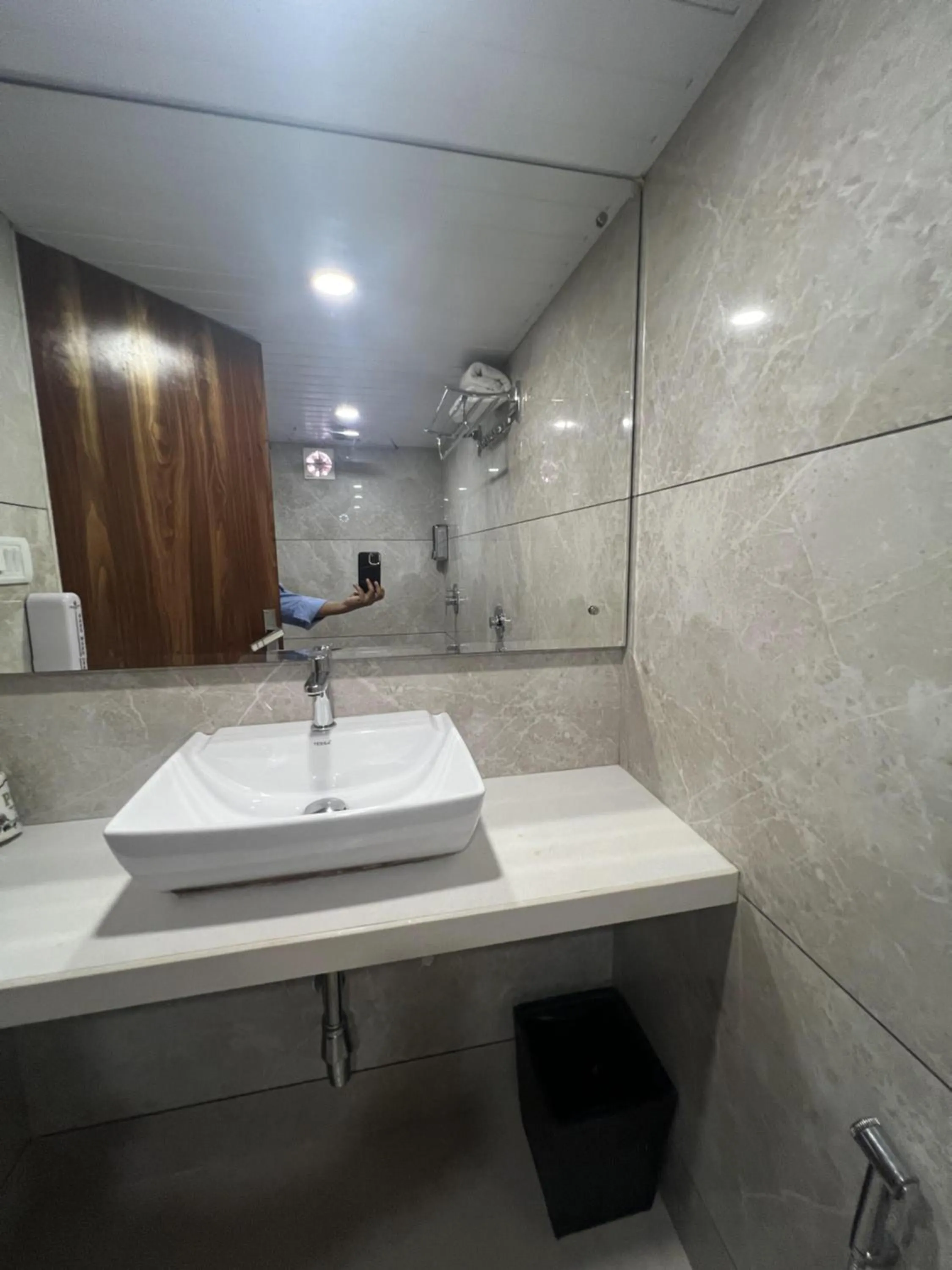 Hotel Supreme - Cuffe Parade