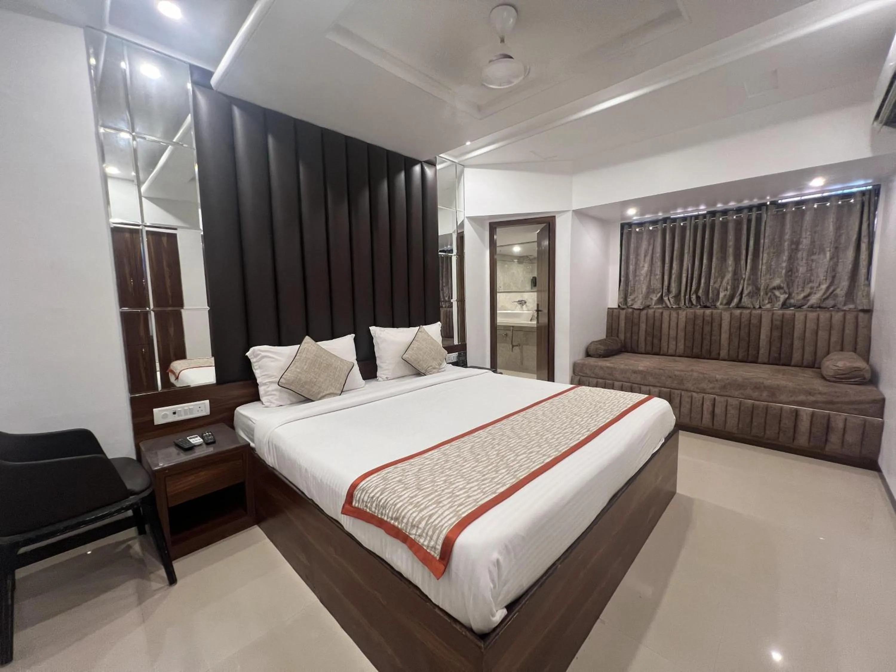 Bed in Hotel Supreme - Cuffe Parade